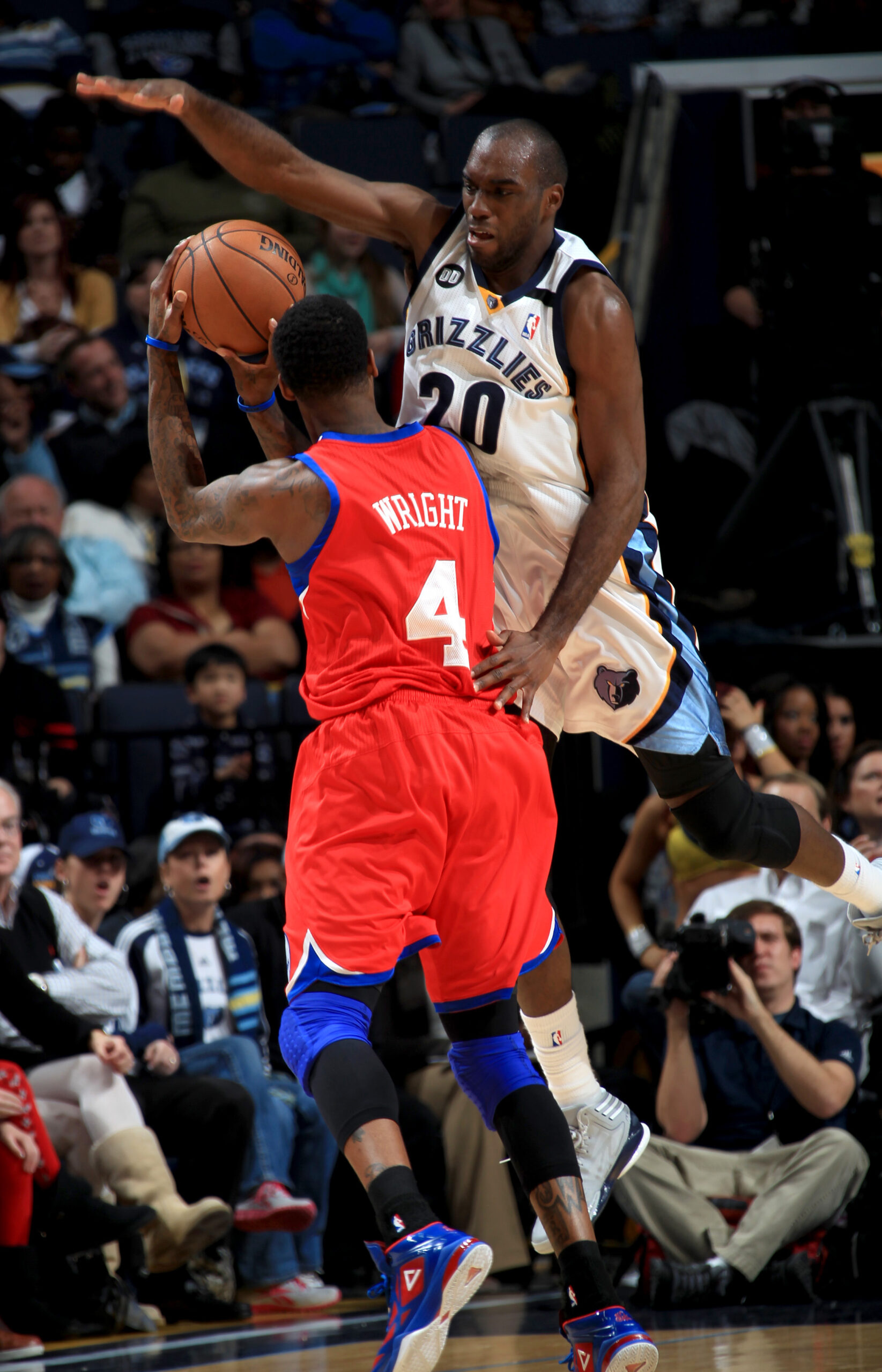 Wright, Hawes lead Sixers past Grizzlies 99-89