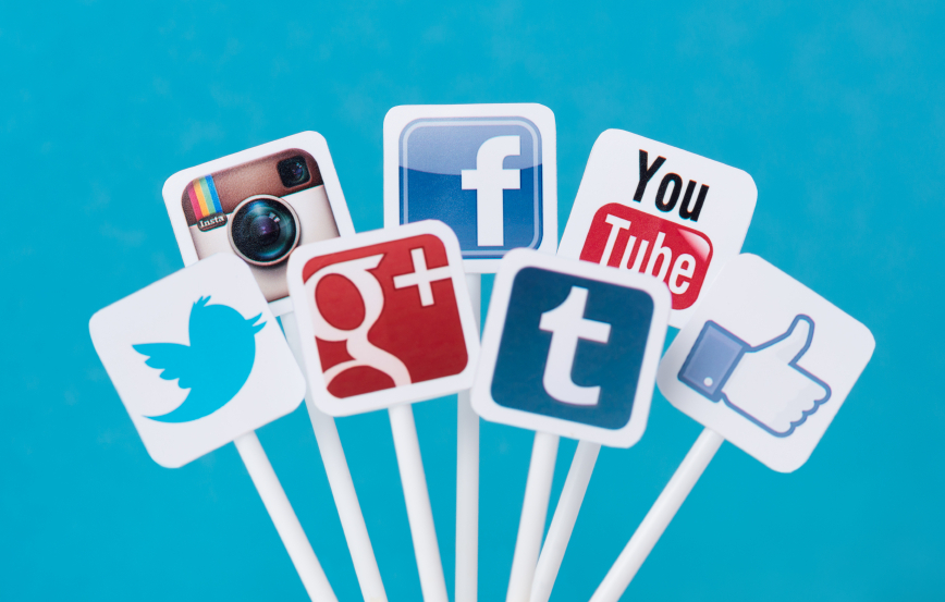 Republicans and Democrats engaging social media at similar rates