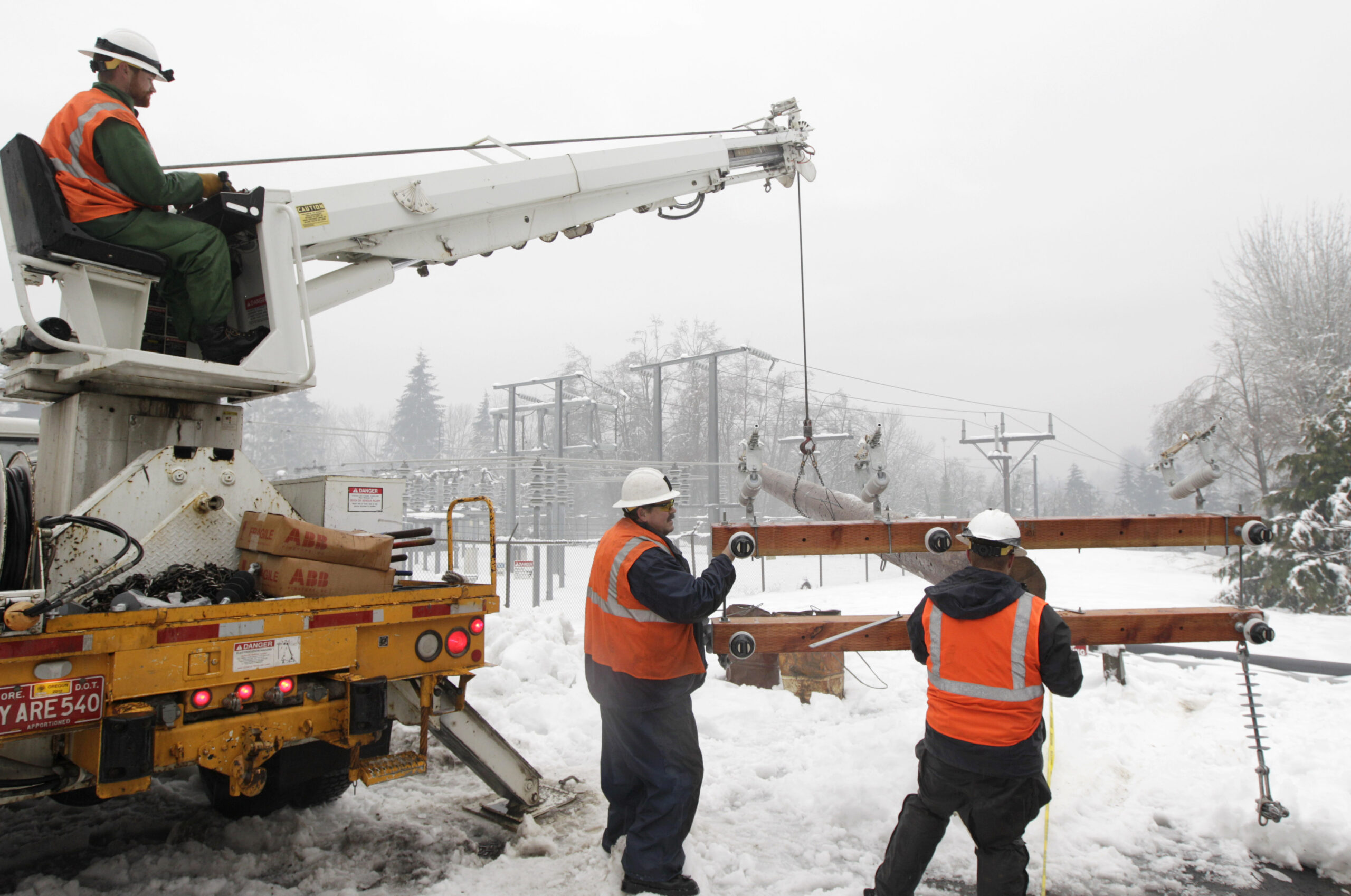 Big battery to back up power for Washington town