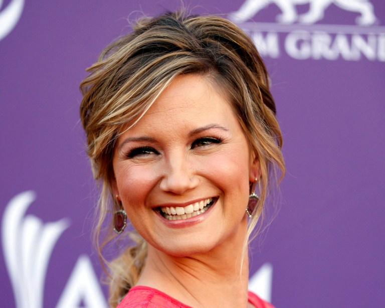   FILE - This April 1, 2012 file photo shows country singer Jennifer Nettles, of musical group Sugarland, arriving at the 47th Annual Academy of Country Music Awards in Las Vegas. The Grammy-winning country singer and and husband Justin Miller announced the birth of their son, Magnus Hamilton Miller on Thursday, Dec. 6, 2012. (AP Photo/Isaac Brekken, file)  