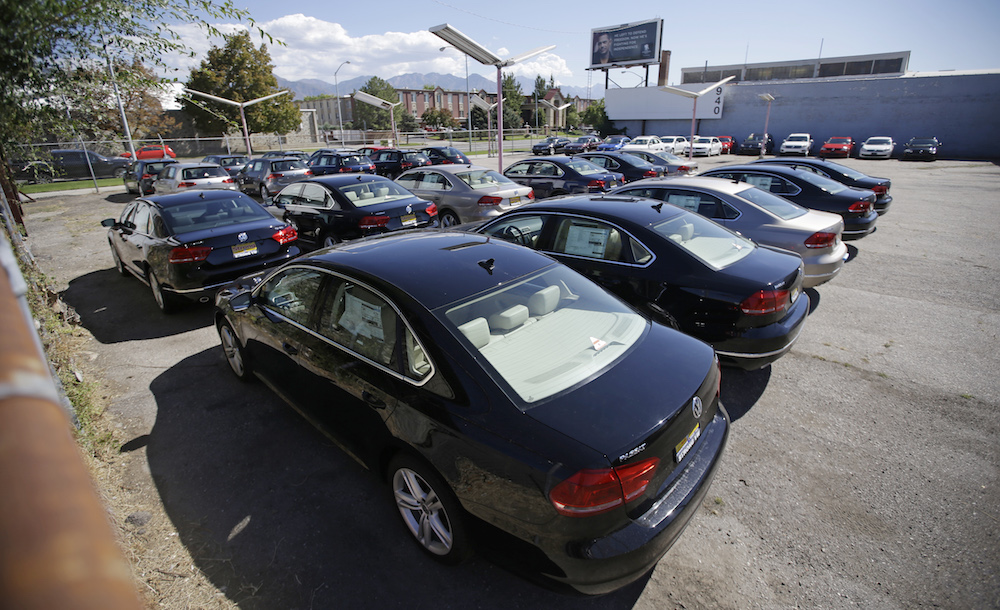 Feds bought 47,000 vehicles last year