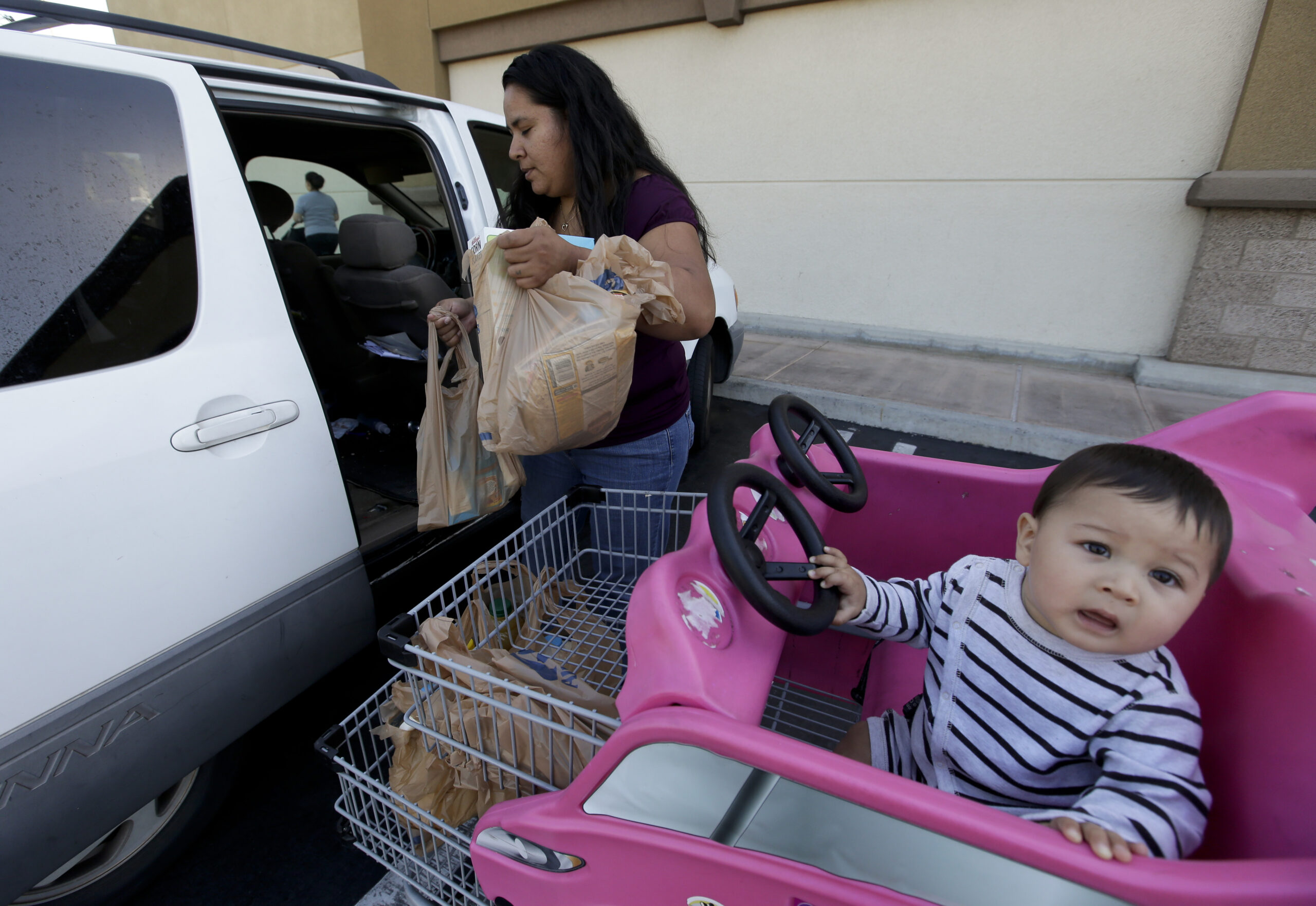 California becomes first state to ban plastic bags