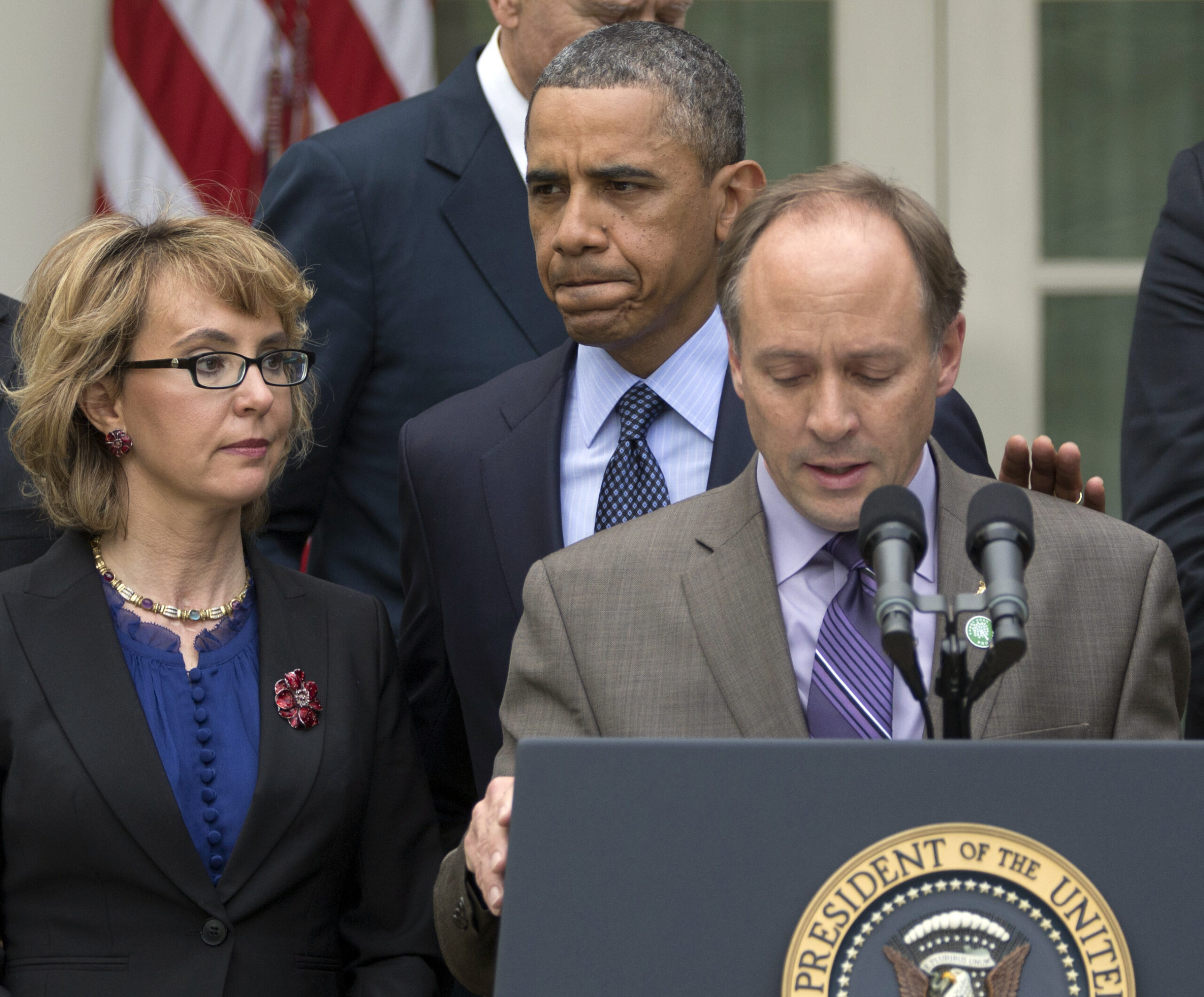 Obama calls gun defeat a ‘shameful day for Washington’