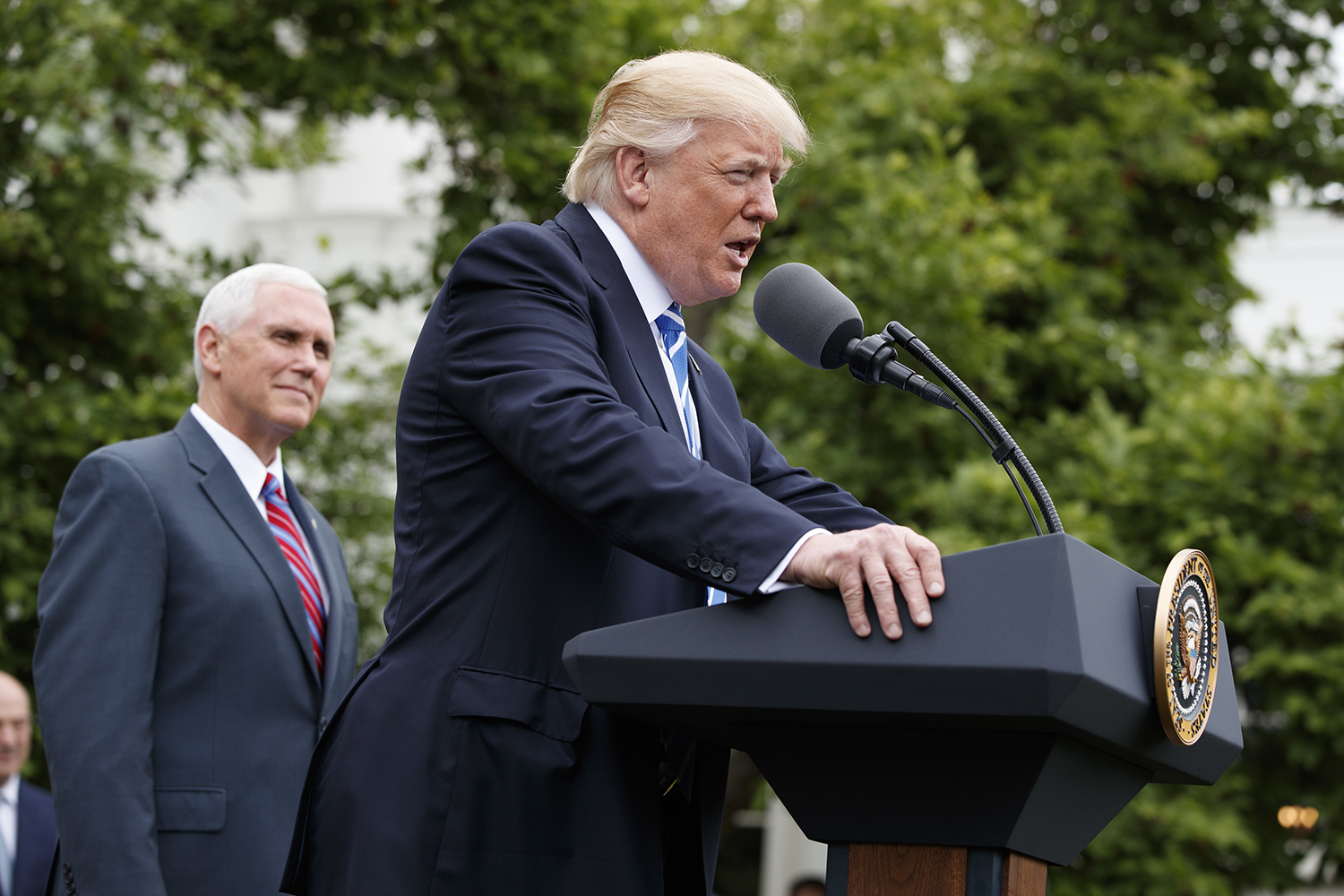 White House open to healthcare bill changes to woo centrist Republicans