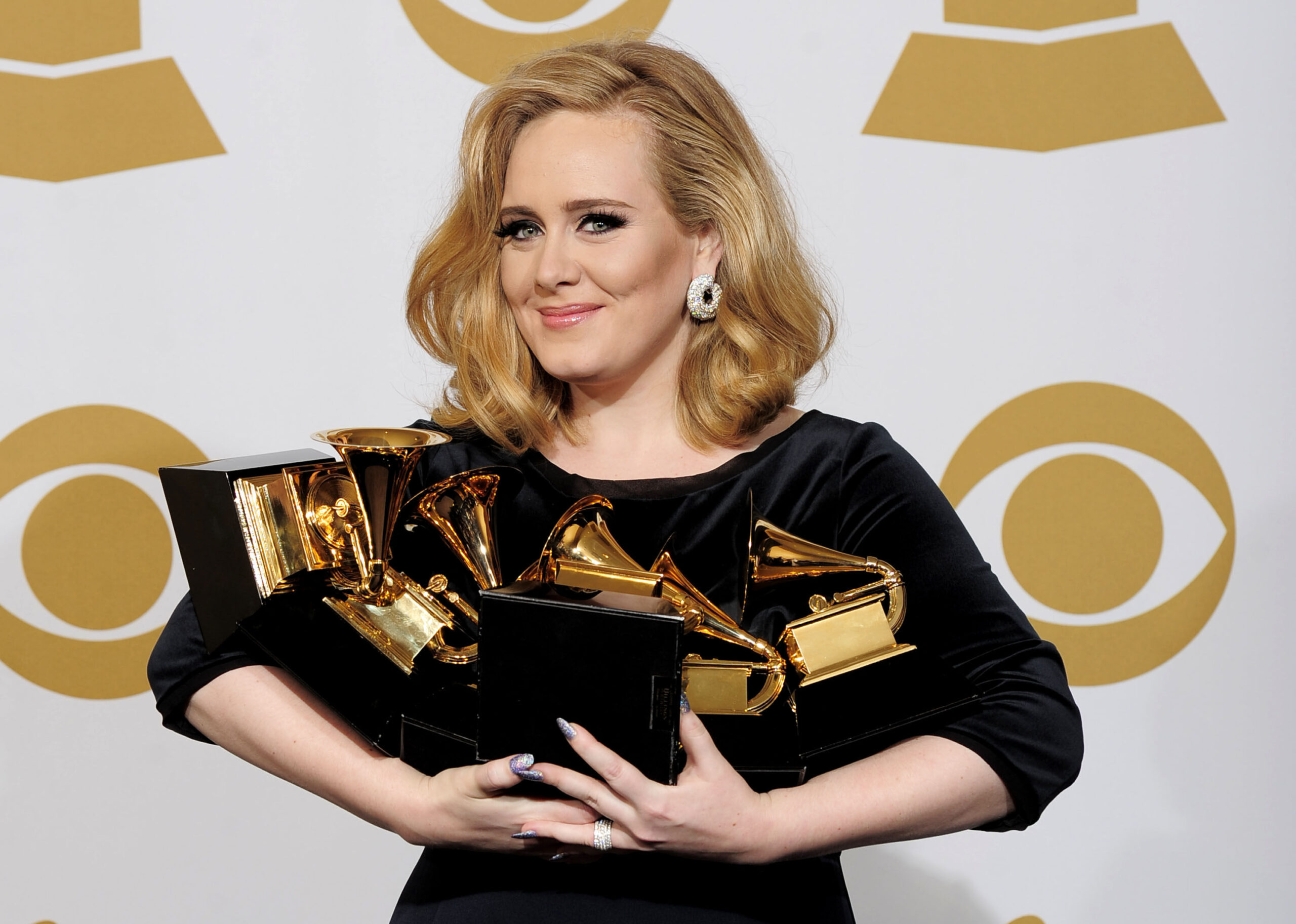 Adele voted AP Entertainer of the Year
