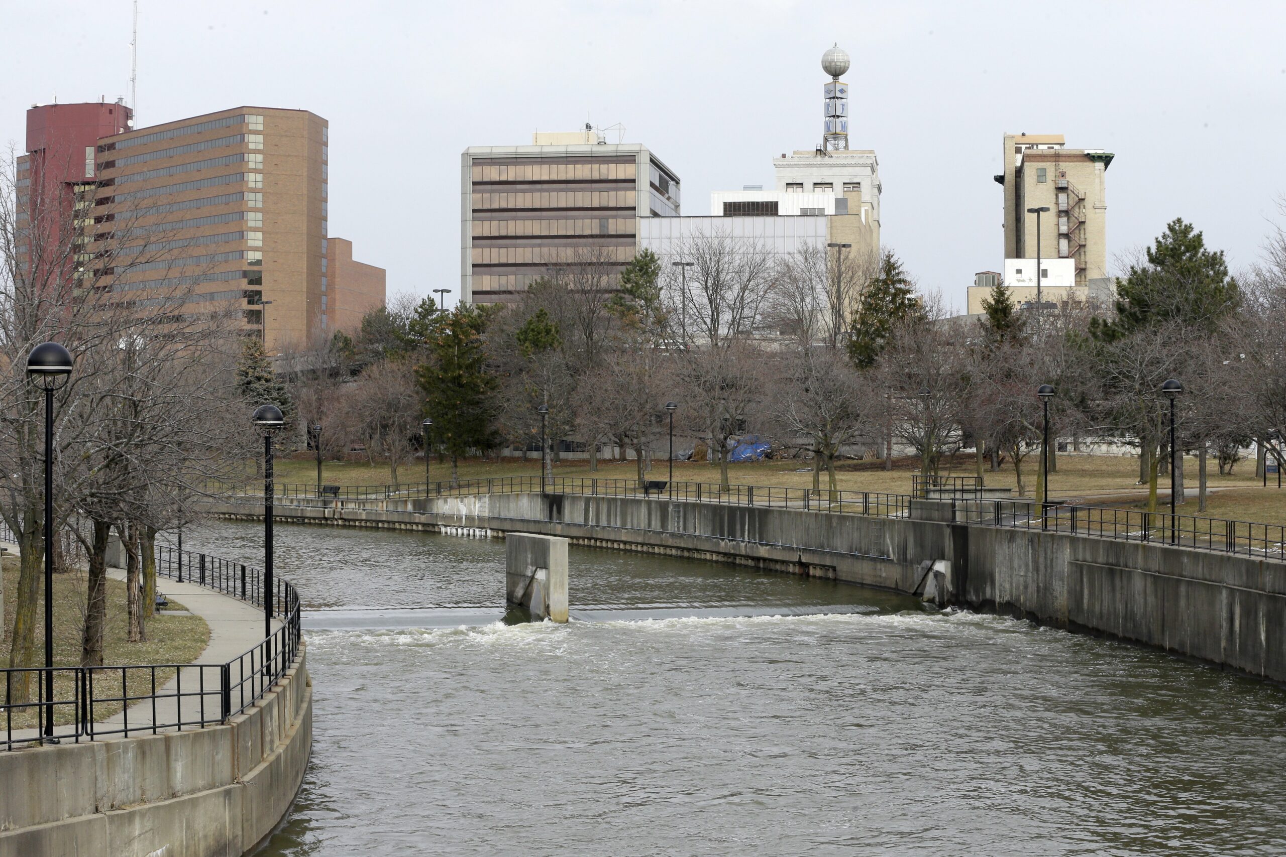 Emails: Despite knowing of lead in water, EPA planned to let Flint keep drinking it into 2016