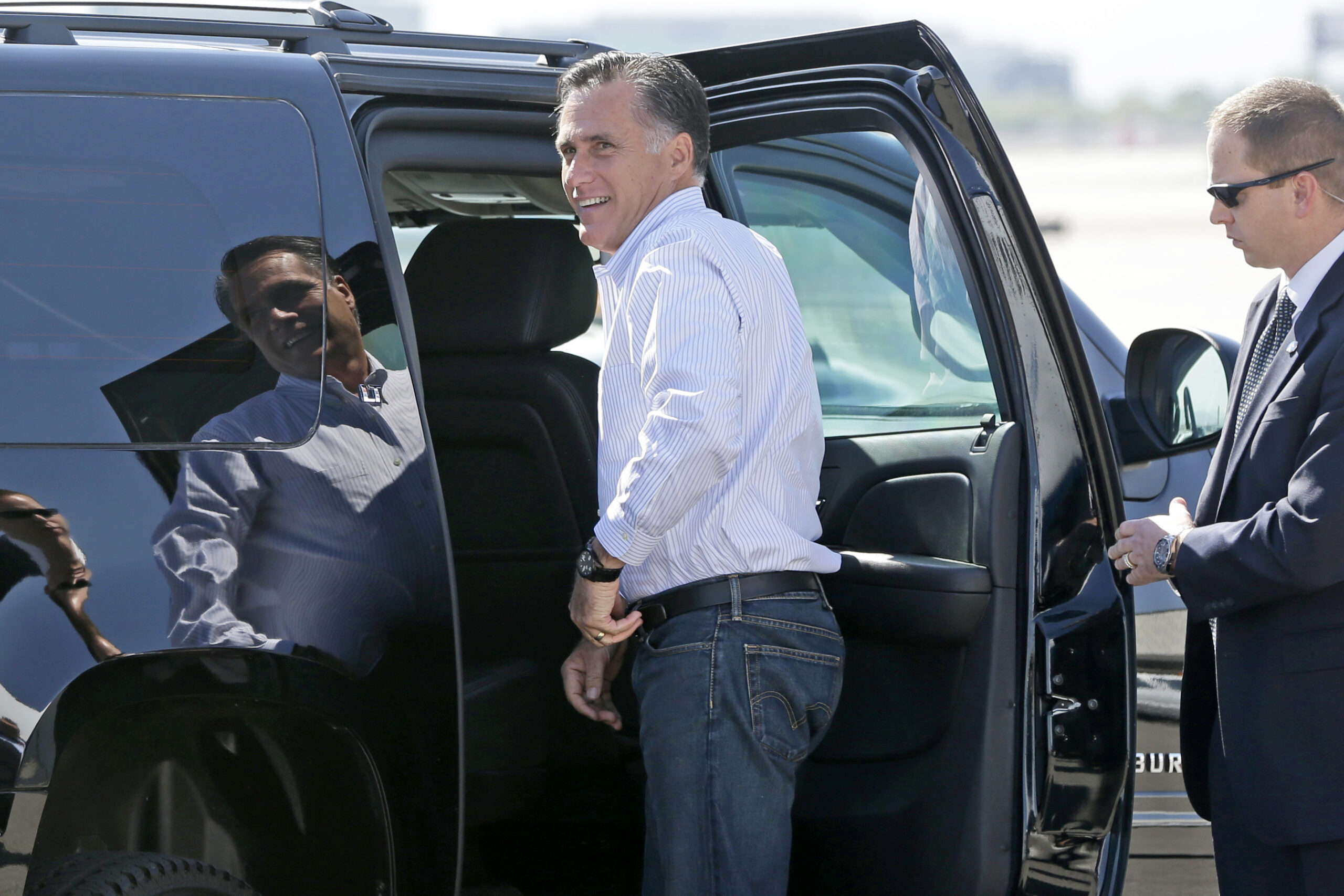 Romneys paid $1.94 million in fed taxes for 2011