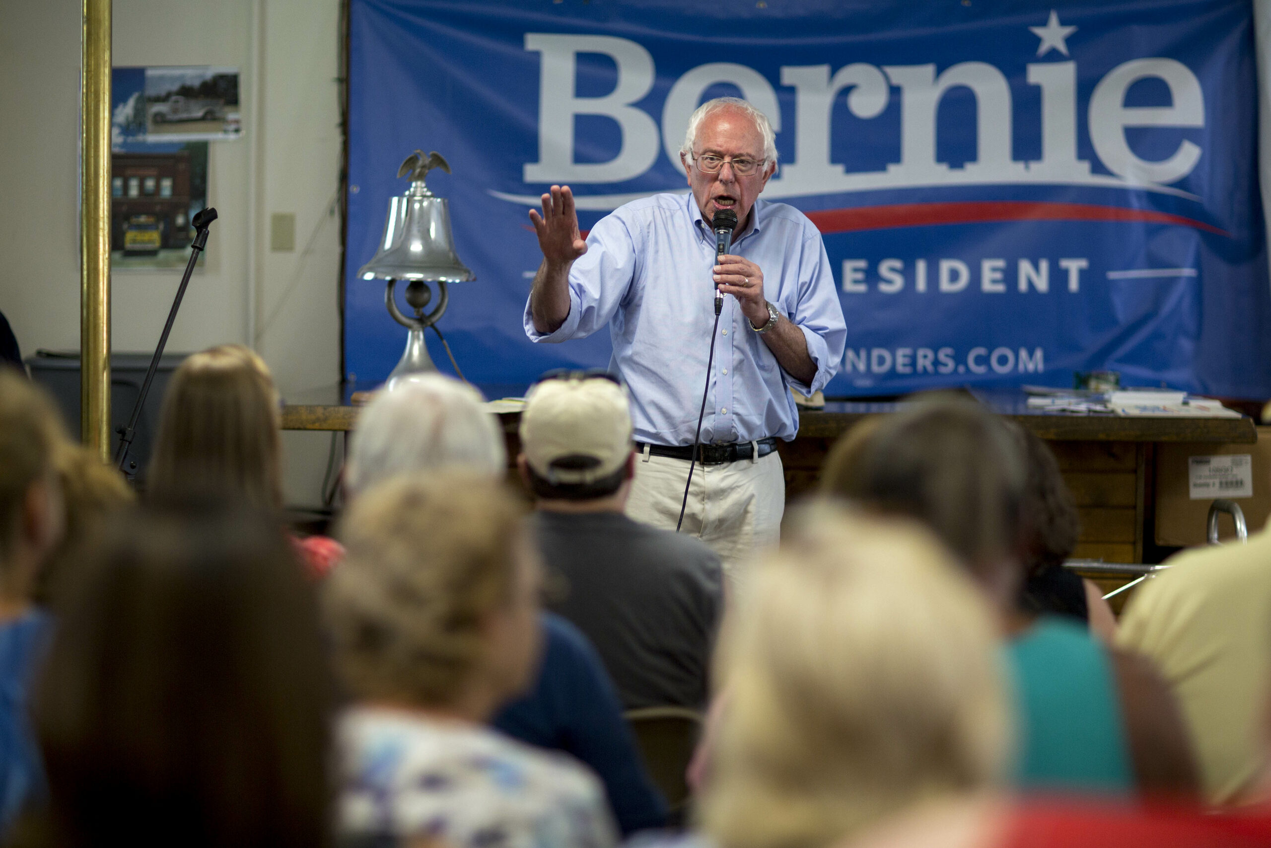 Sanders works to peel union support away from Clinton