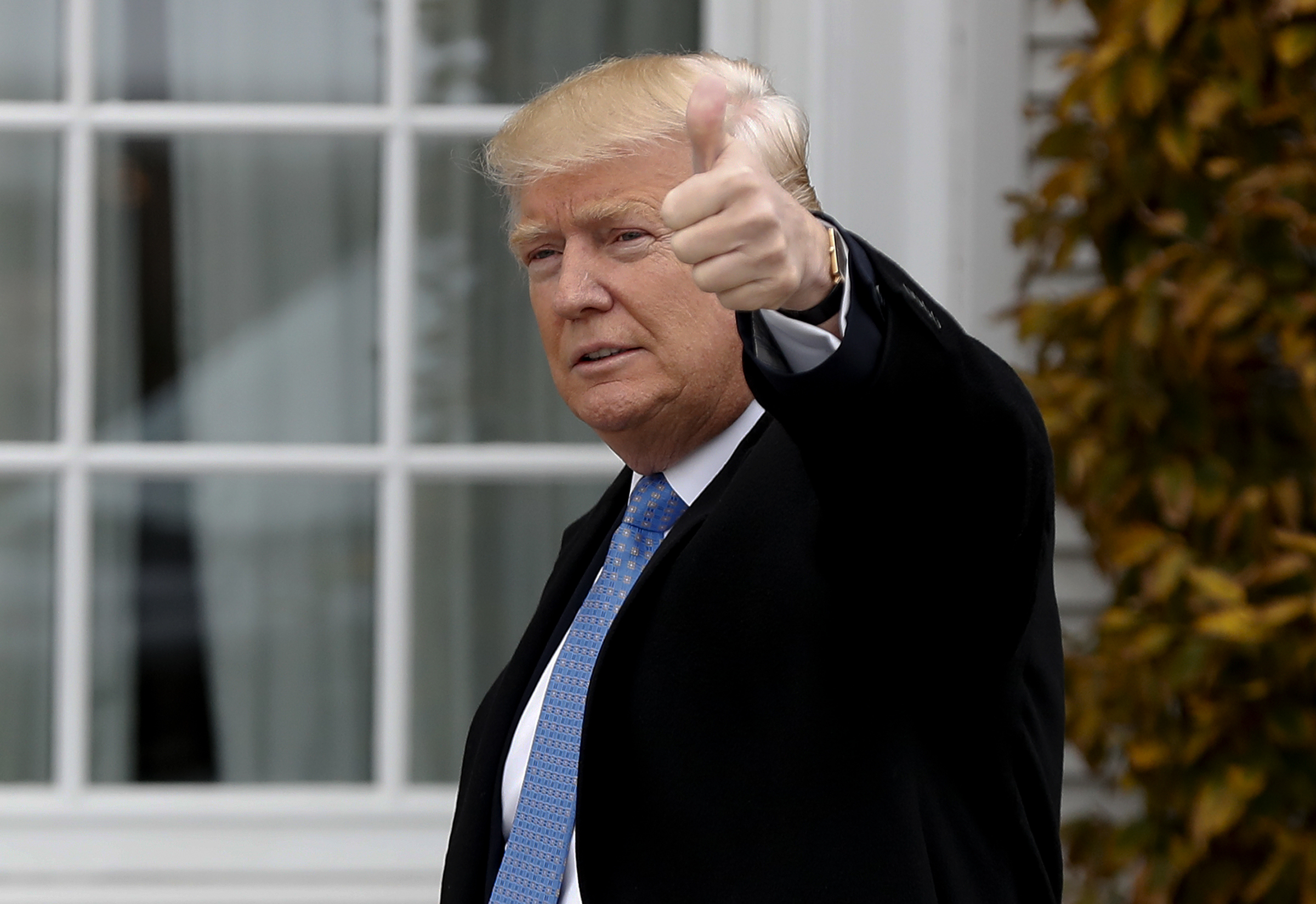 Trump thanks America for poll reporting a 50 percent approval rating