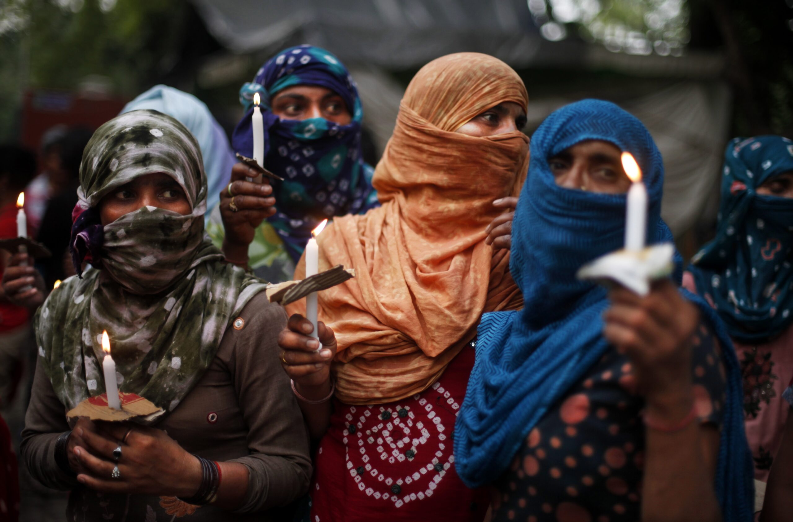 Suspects confess in rape, slaying of 2 India teens