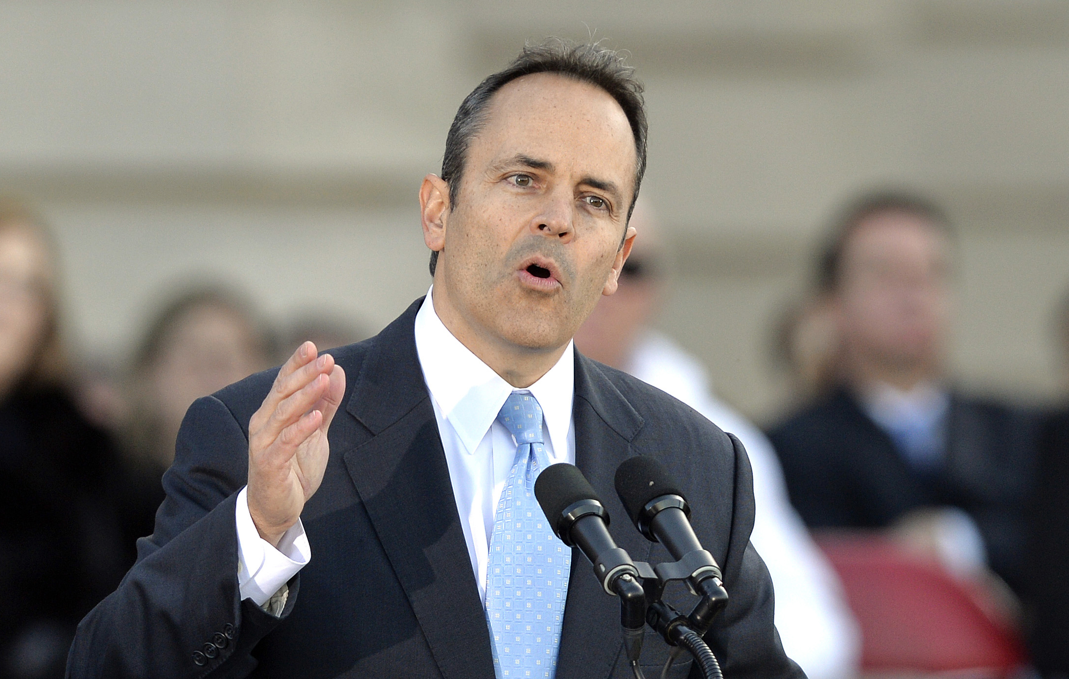 Ky. governor sues Planned Parenthood over abortions