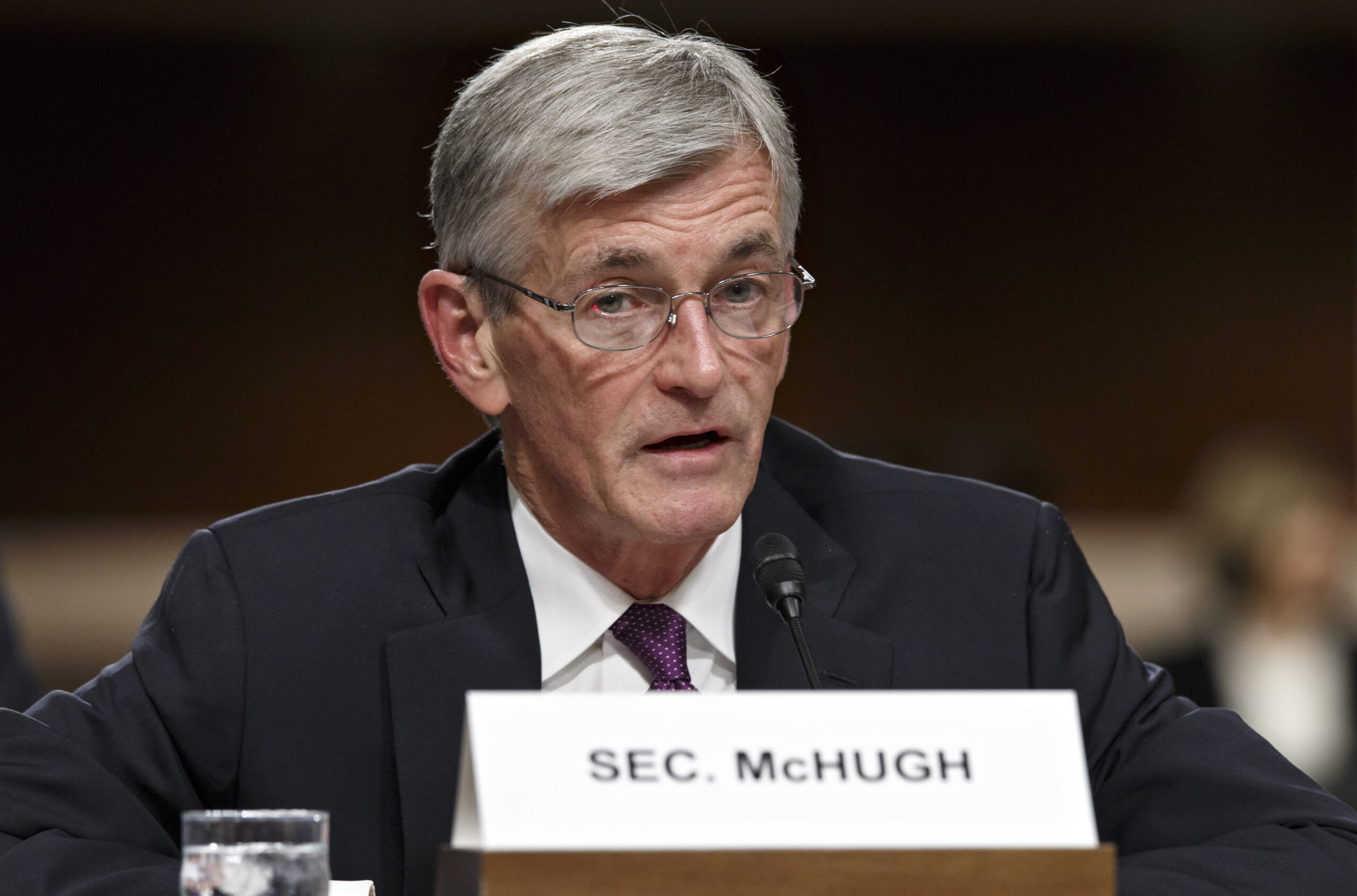 Army secretary stepping down in November