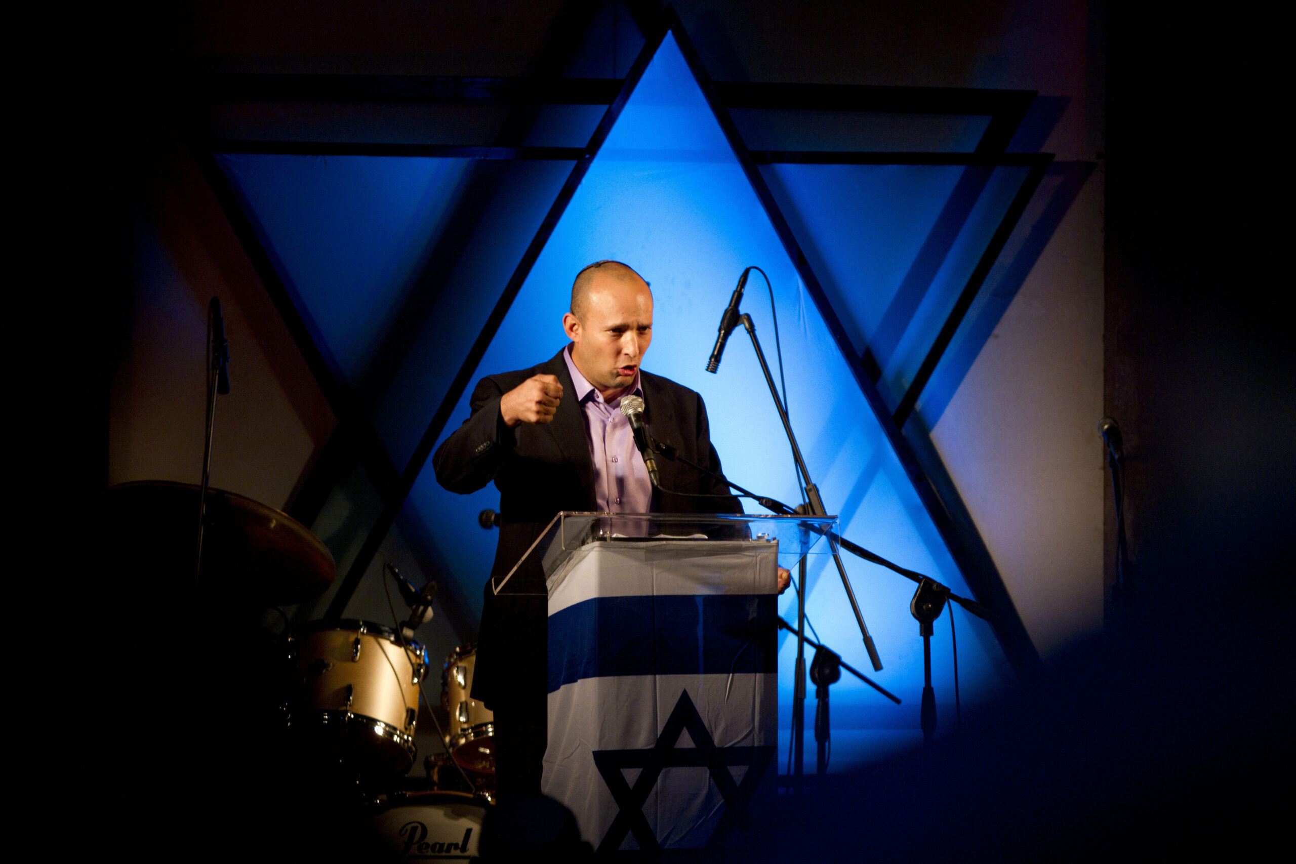 New Israeli right-wing leader worries Netanyahu