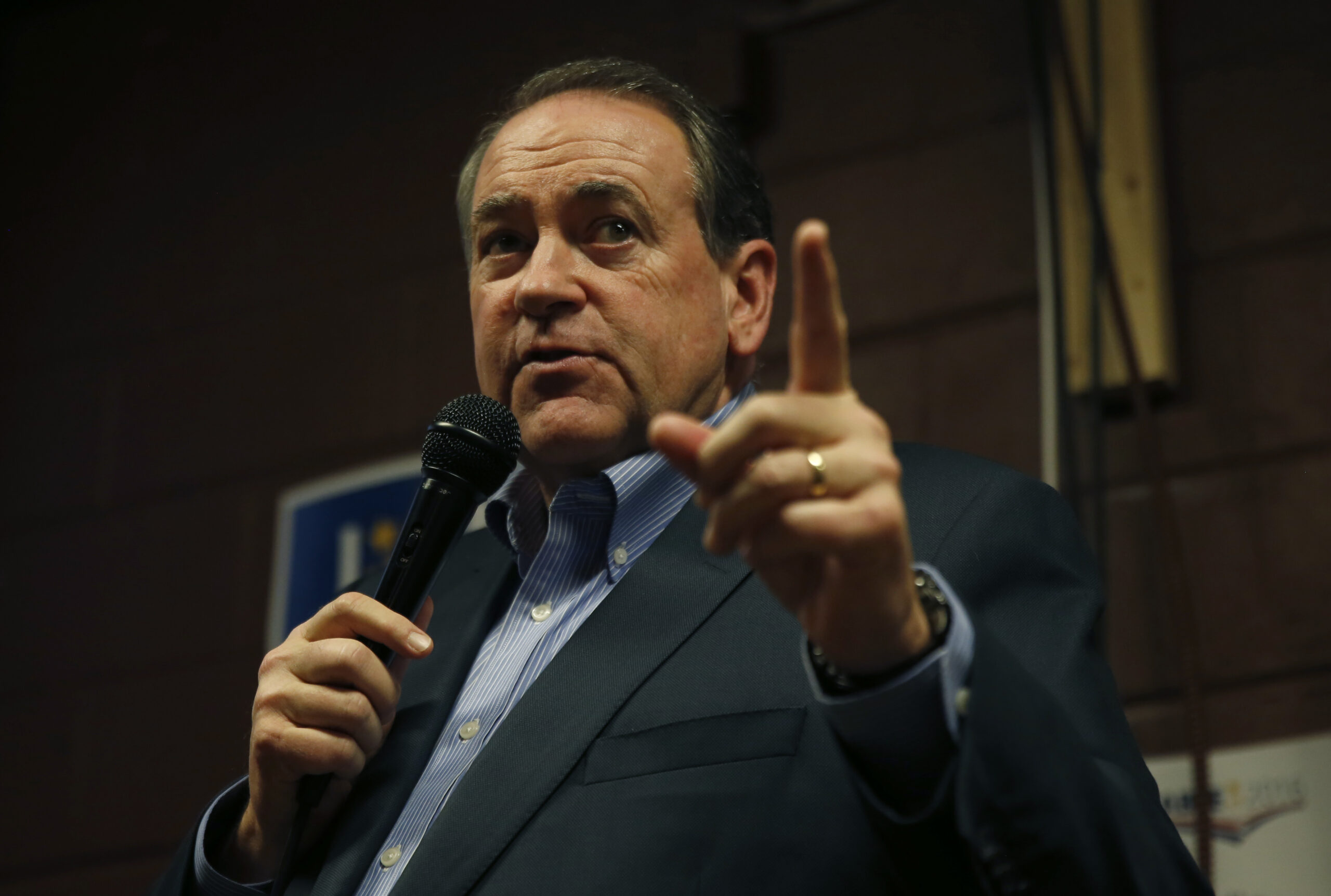 Huckabee hits ‘Hellery’ Clinton over Brexit