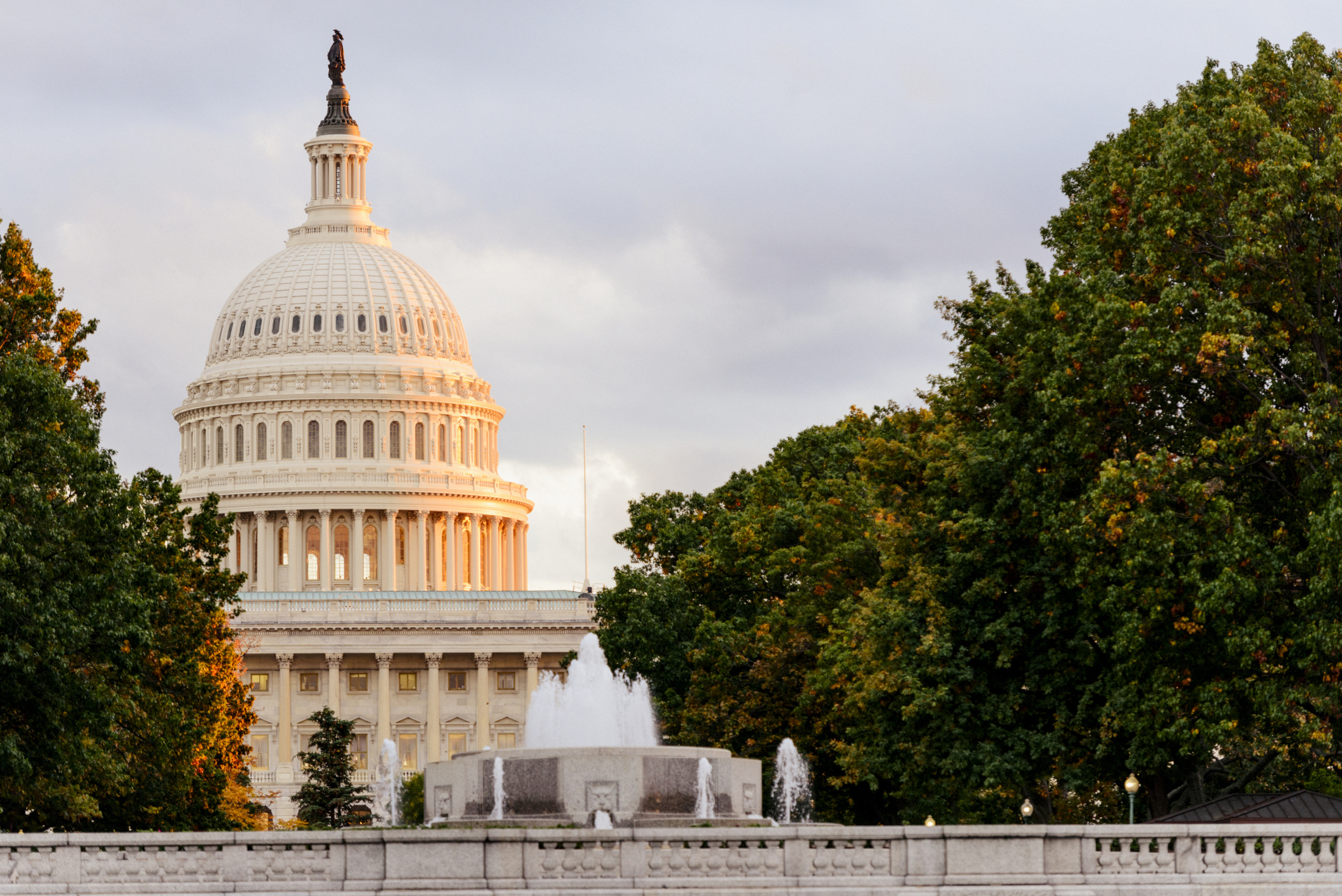 Obama lays down marker ahead of fiscal battles