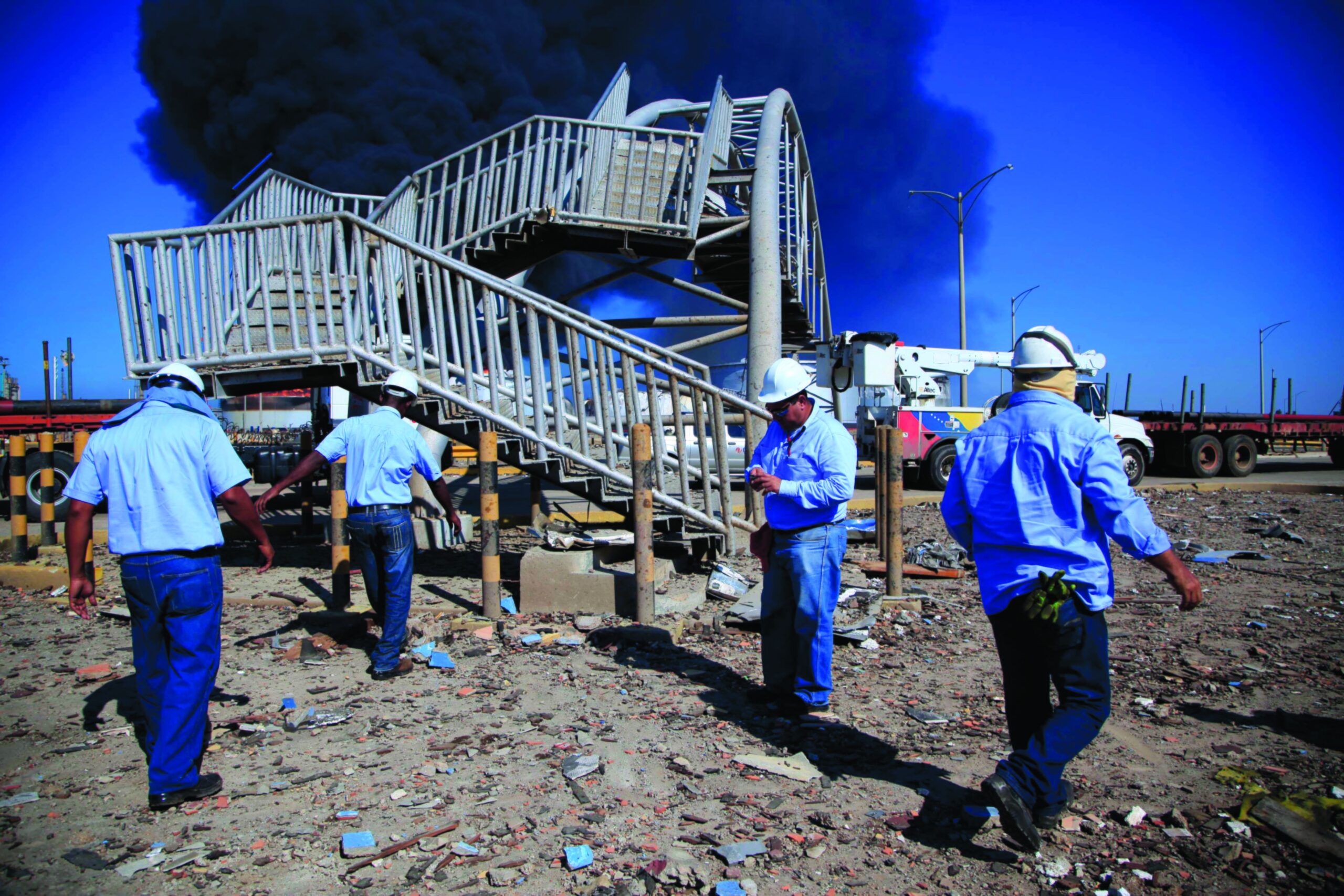 Survivors: strong gas odor before Venezuela blast