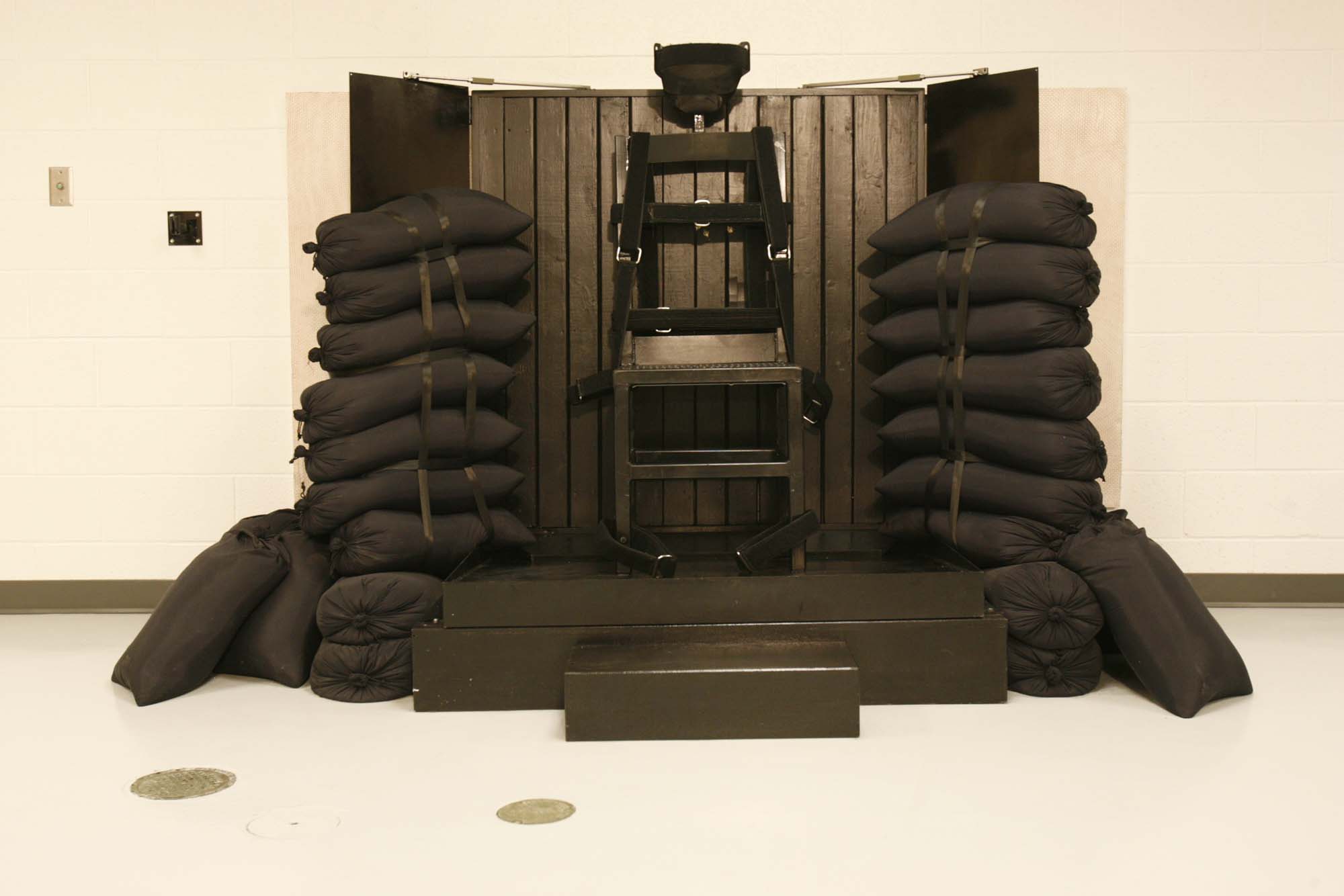 Amid lethal drug shortage, Utah legalizes execution by firing squad