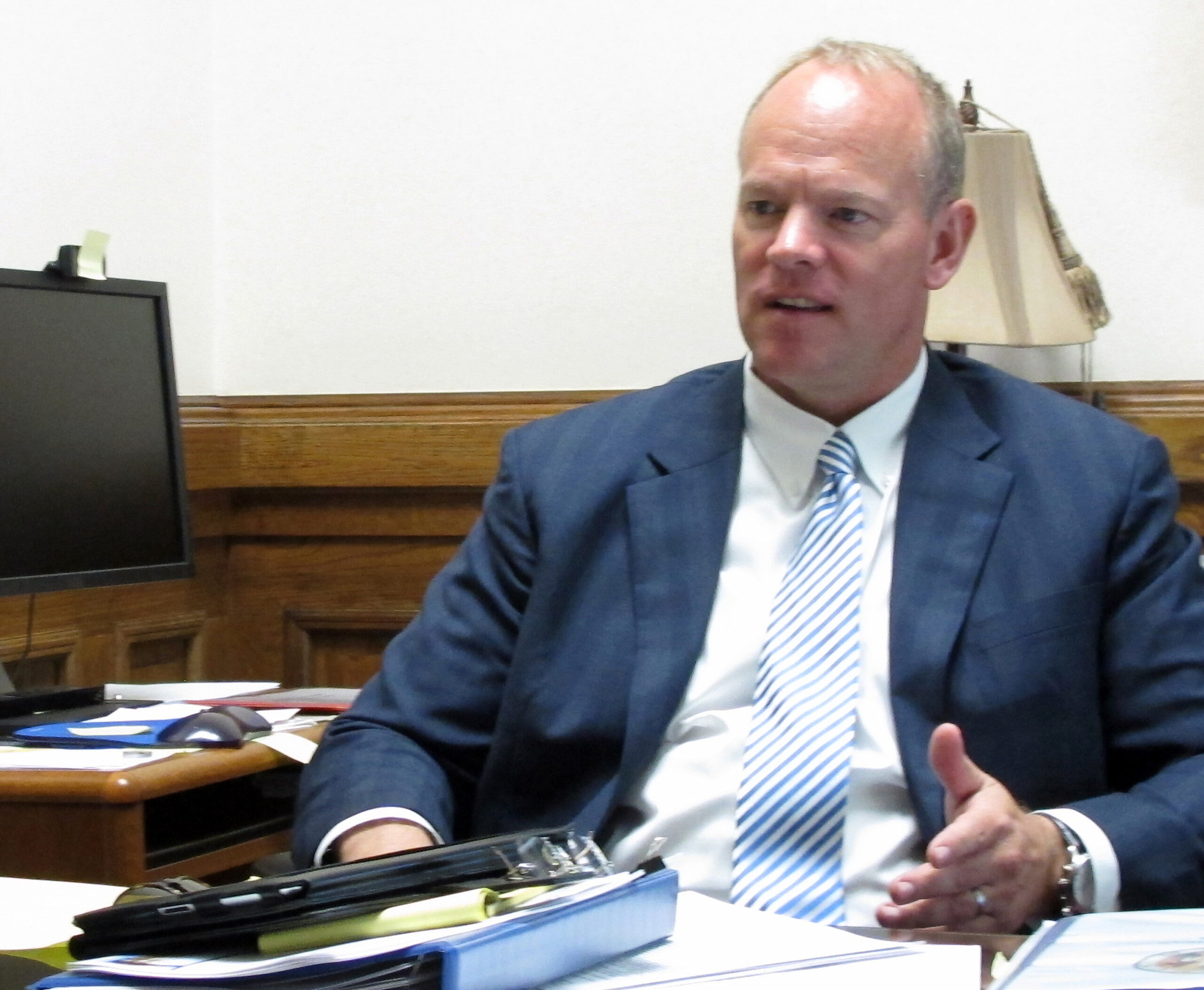 AP Interview: Mead: Explore coal exports to China