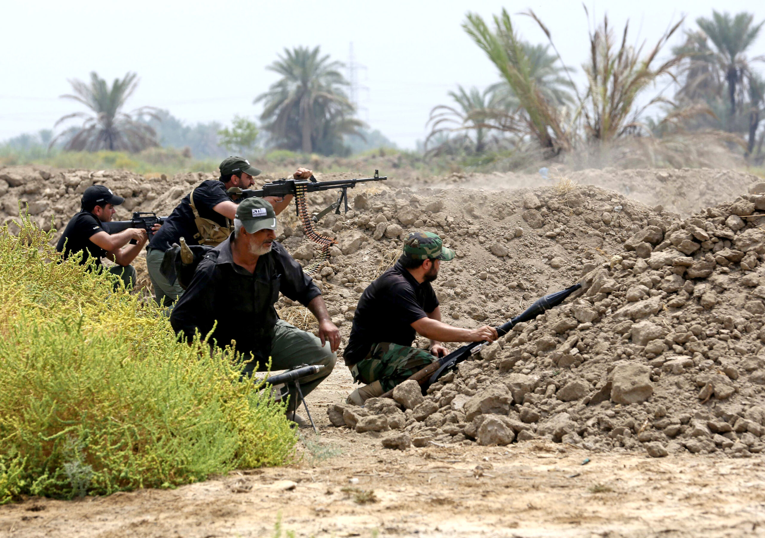 Iraqis in besieged town appeal to army for help