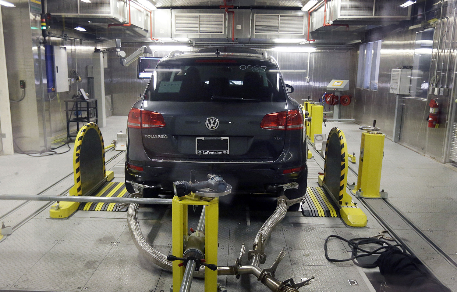 Germany votes to outlaw cars that use fossil fuels