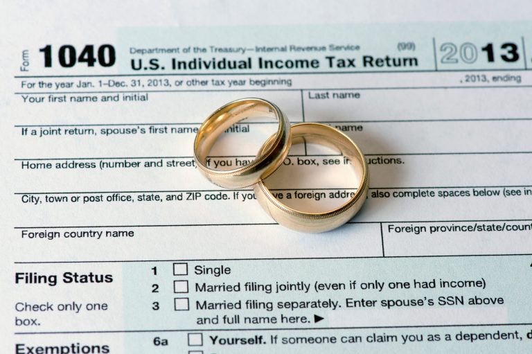 As the law stands today, two unmarried parents actually get a bigger tax benefit than two married parents. (iStock Photo)