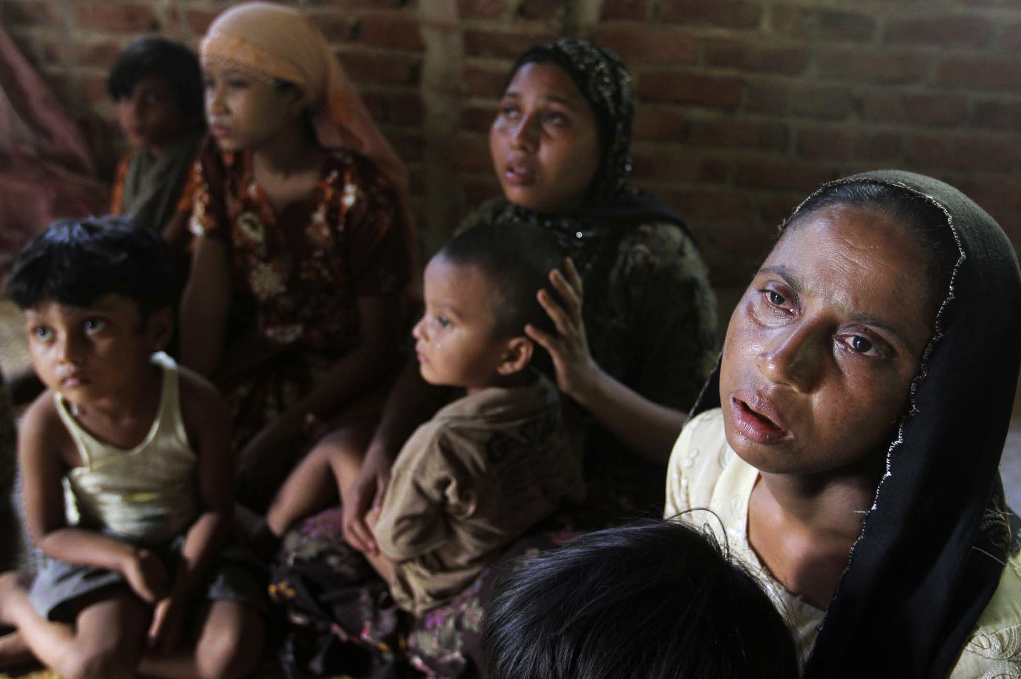 Rights group urges Bangladesh to keep border open