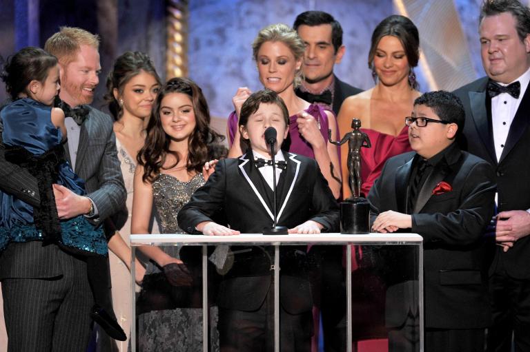 ‘Modern Family’ cast shooting for big raise during contract negotiations