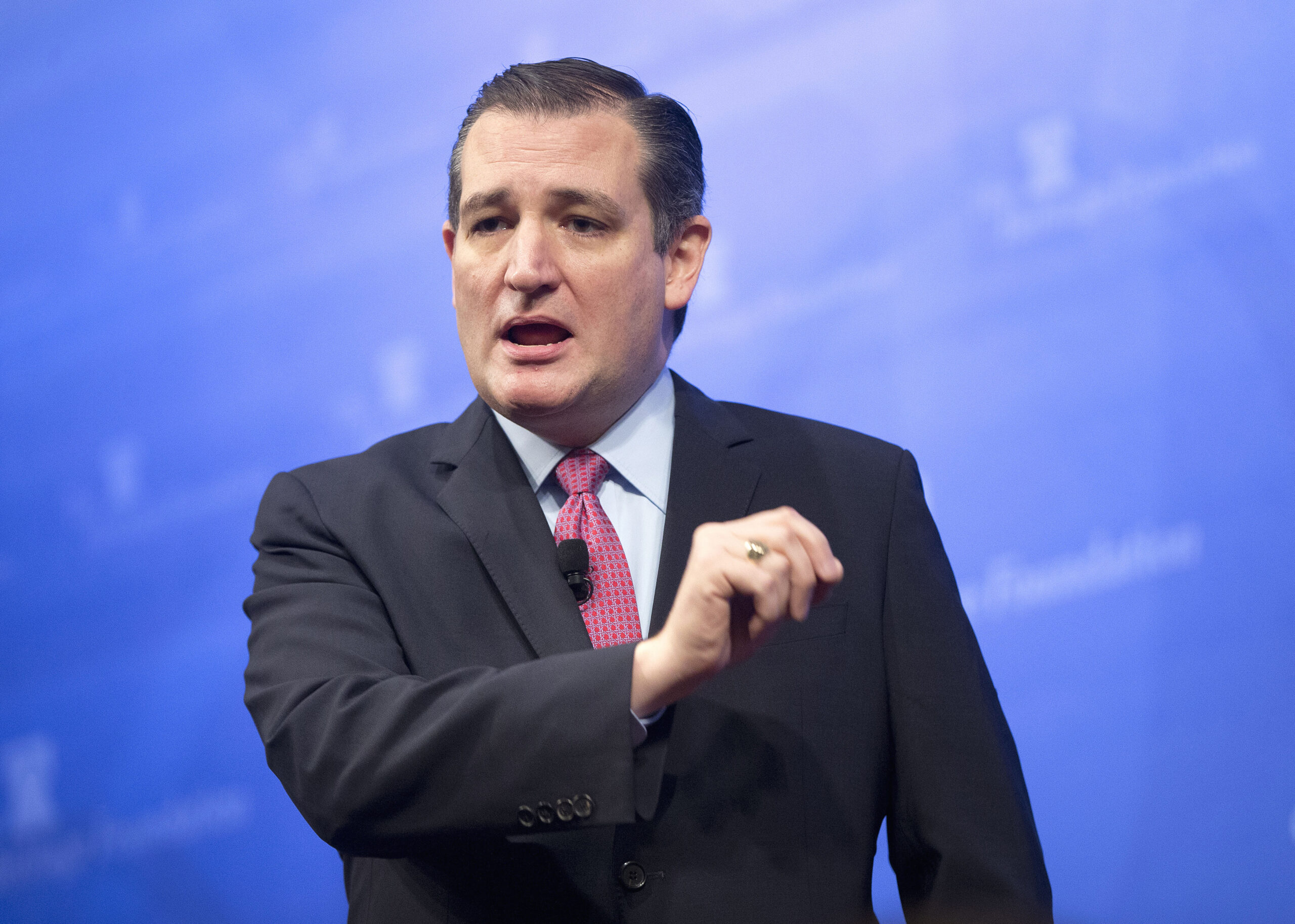 Poll: Cruz up 10 over Trump in Iowa