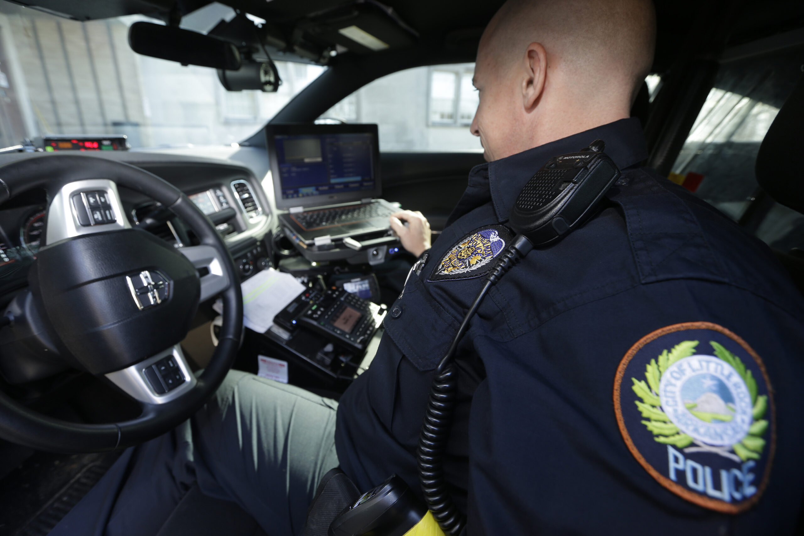 Ark. police photograph license plates, store data