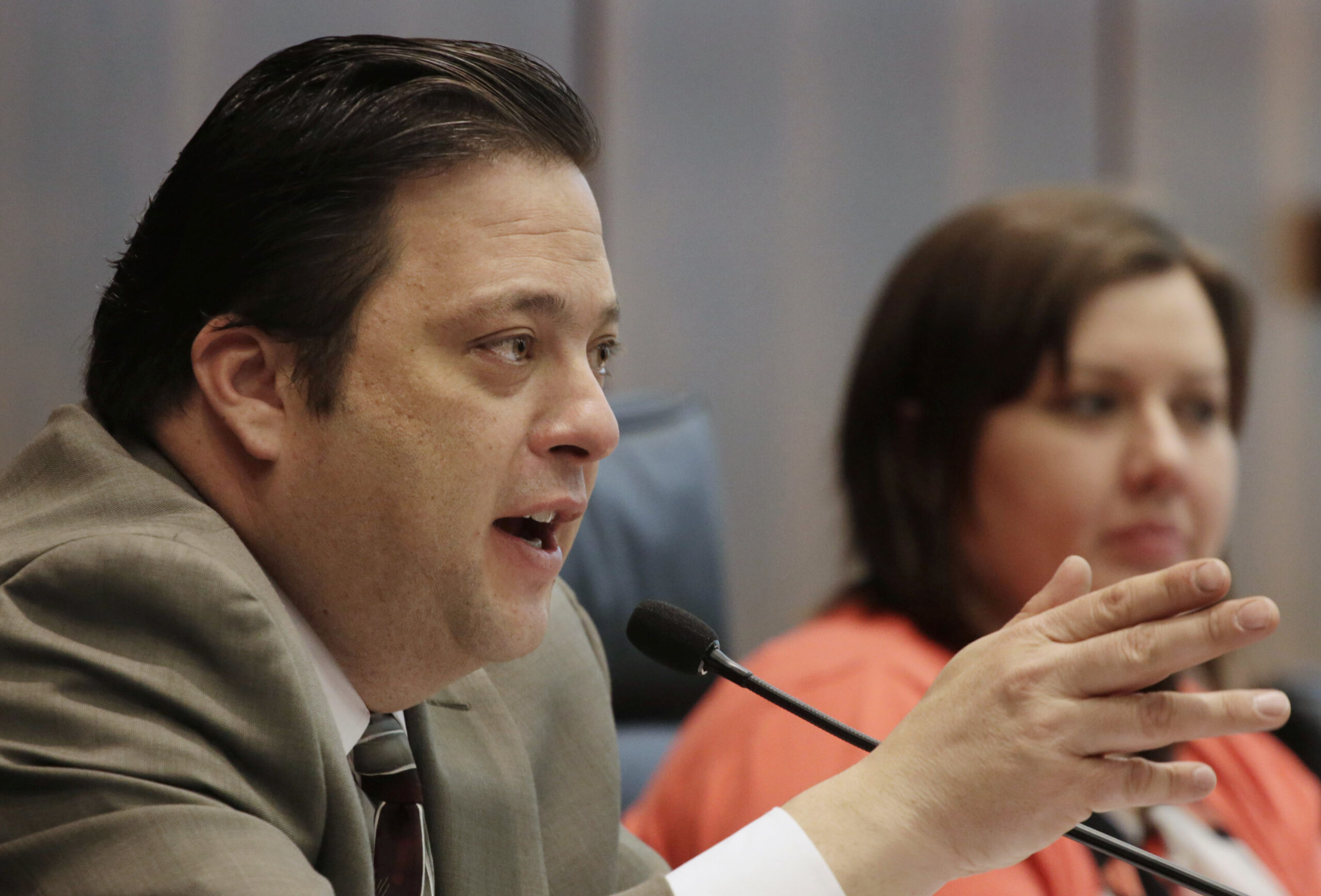 Lawmaker to call gambling expansion plan in fall