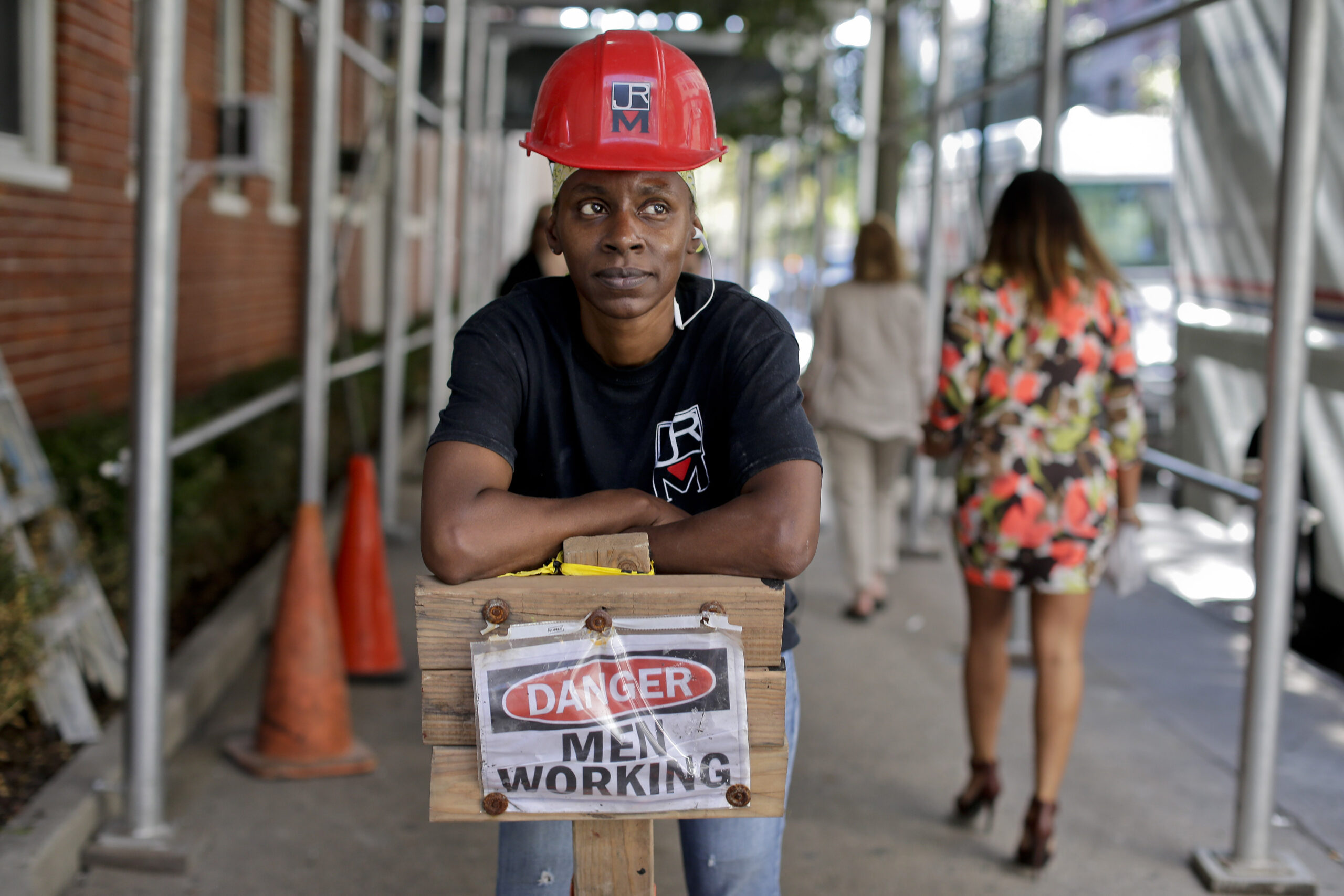 Few women in construction; recruiting efforts rise