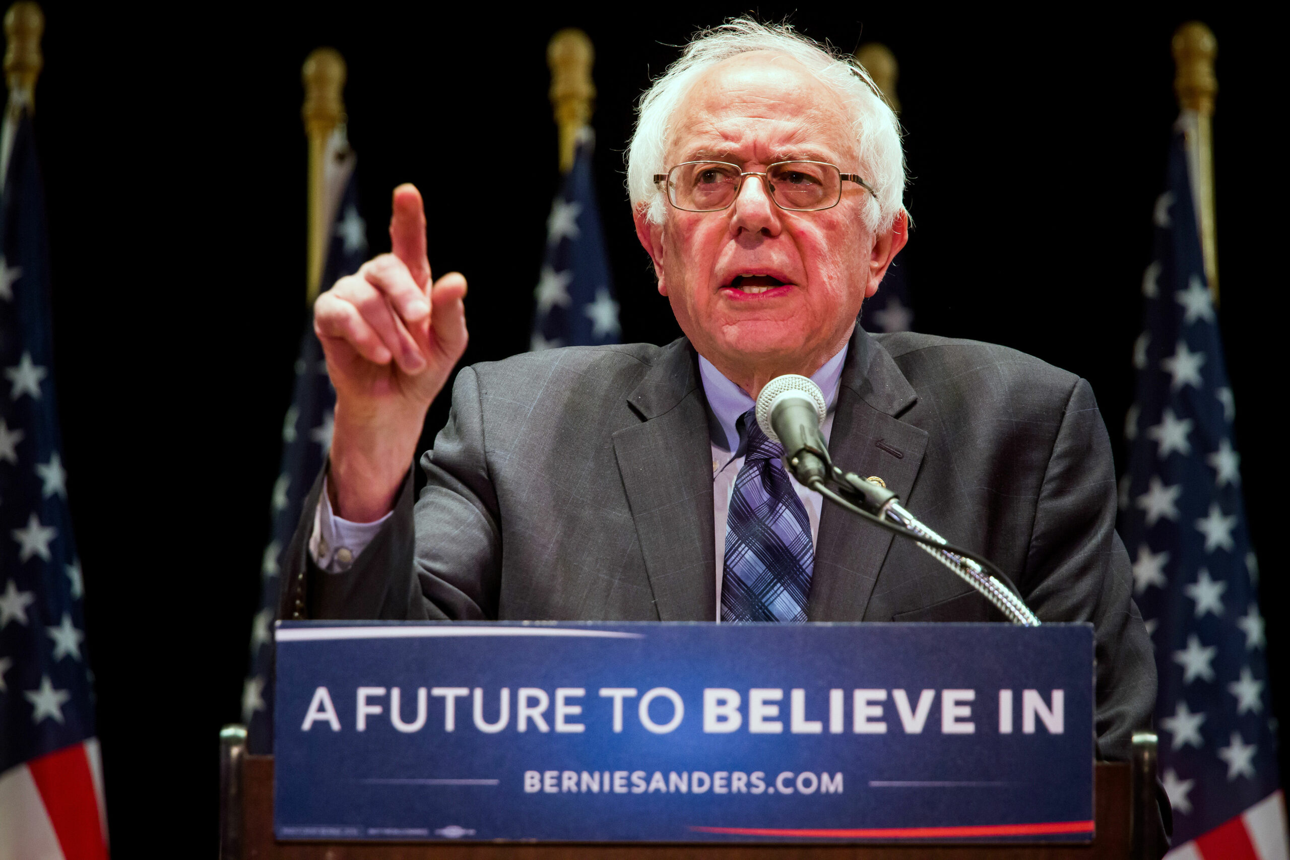 Sanders: ‘I would love love love to run against Donald Trump’