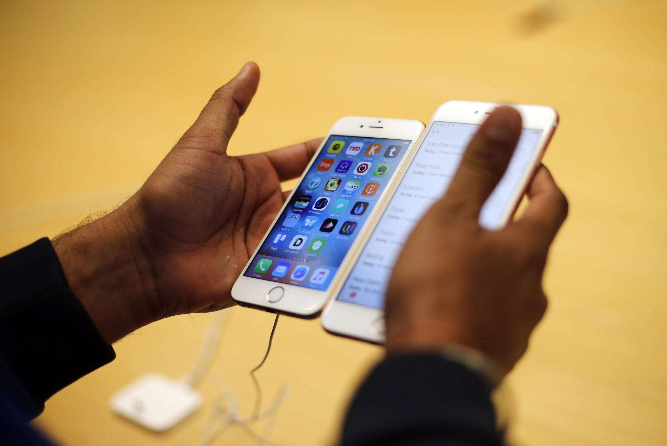 New bill would prevent 1789 law from applying to iPhones
