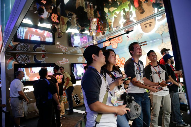 Show attendees play  the 