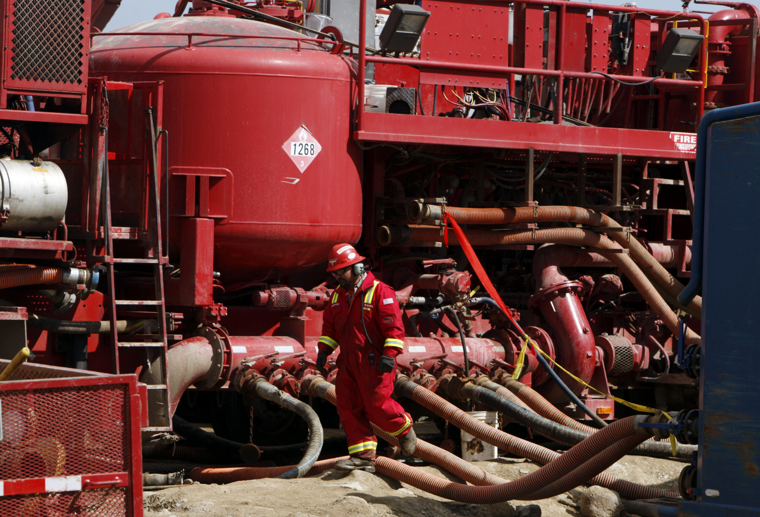 Large, rare leaks are key to calculating methane emissions during fracking, scientists say