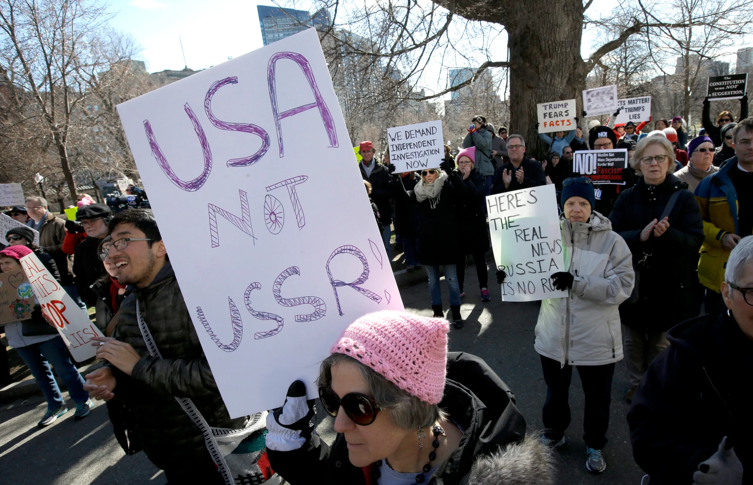 Democrats hope to embarrass GOP over Trump’s alleged Russia contacts