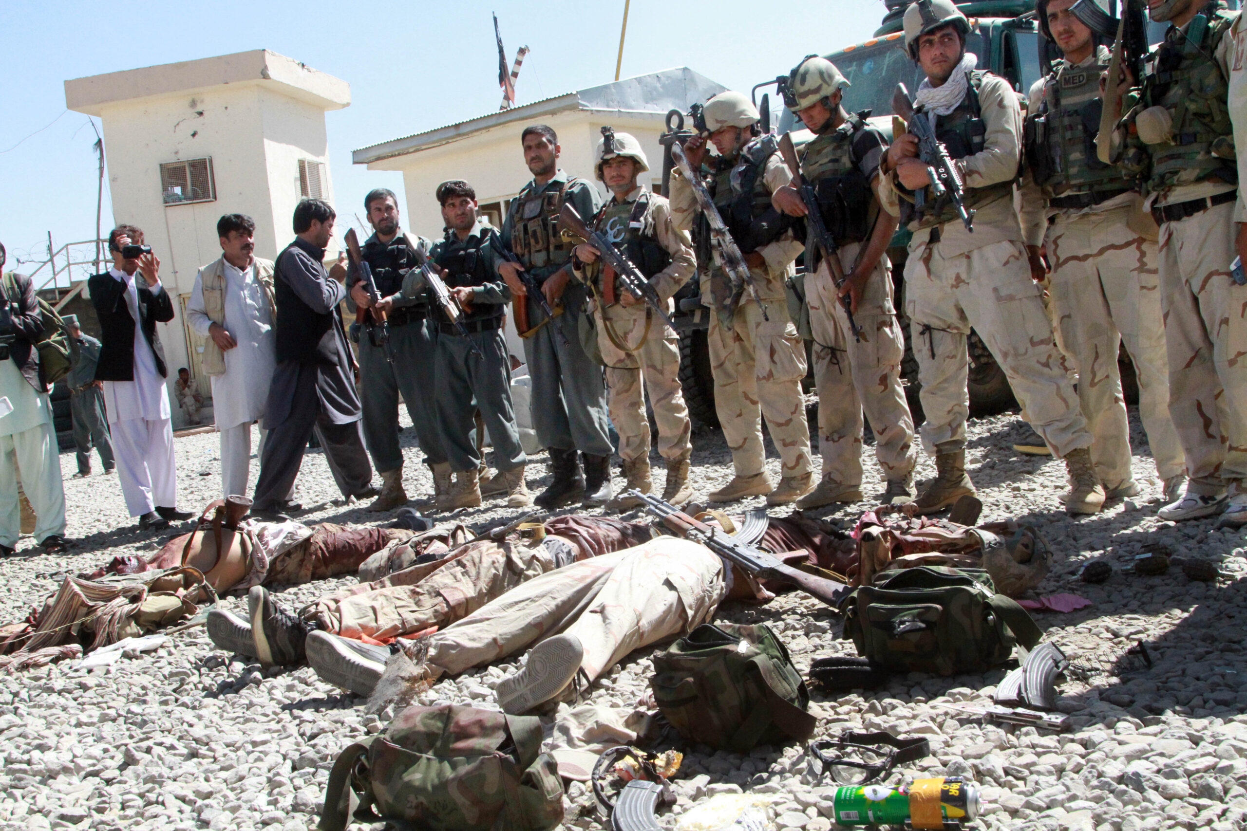 Taliban hit Afghan government HQ in east, kill 12