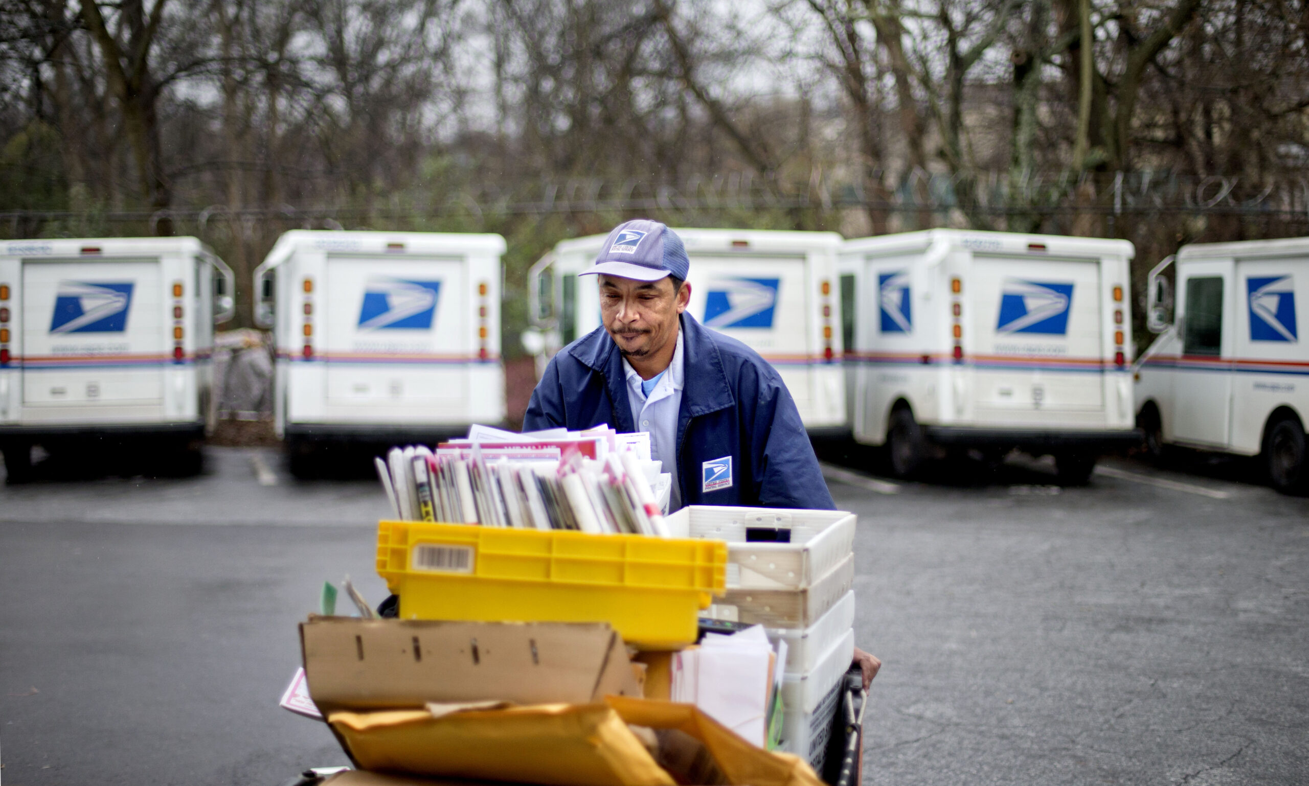 House Democrats call for FBI investigation into US Postal Service leaders