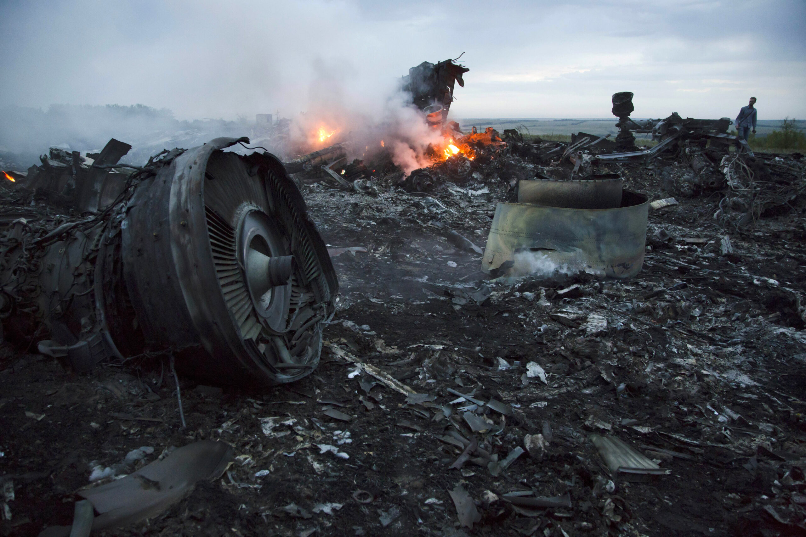 What is known about plane crash in Ukraine