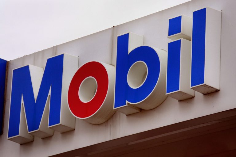 The sanctions would hit also energy giants like ExxonMobil, which has partnered with state-owned Russian company Rosneft. (Getty images/Scott Olson)