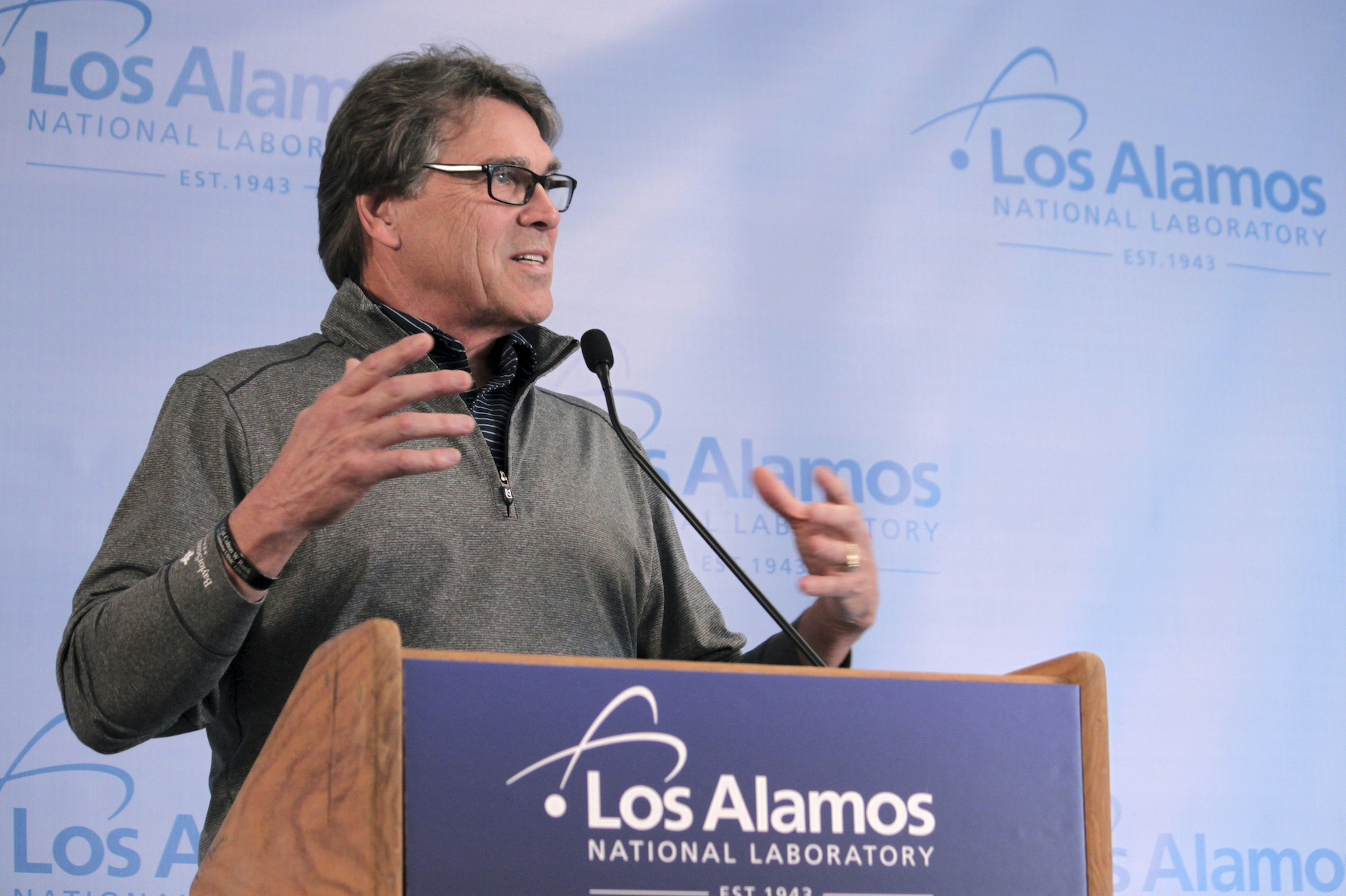 Dems prod Perry over freezing small business funds