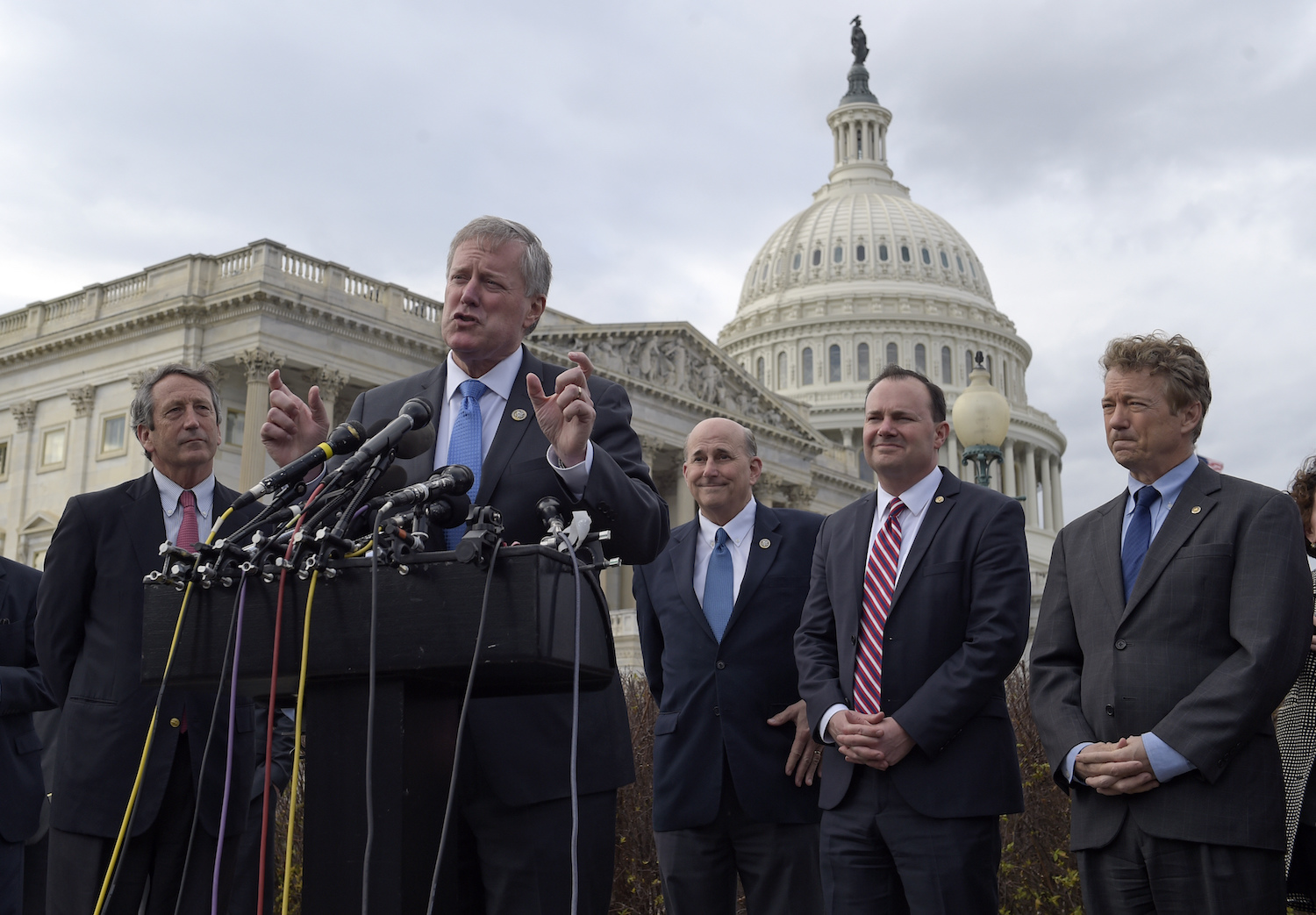 Conservatives quietly looking to deal on healthcare bill