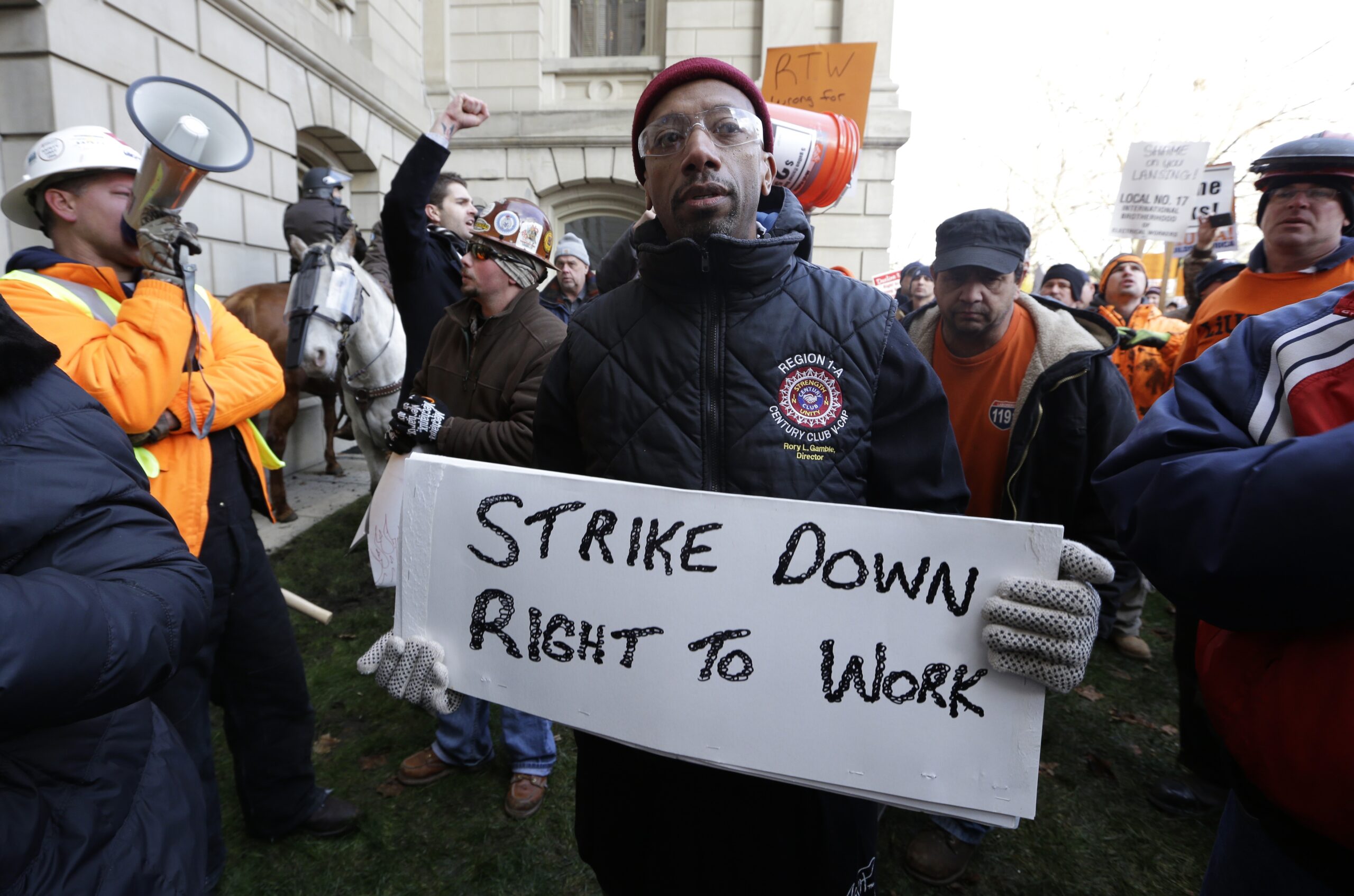 Counties experiment with right-to-work laws