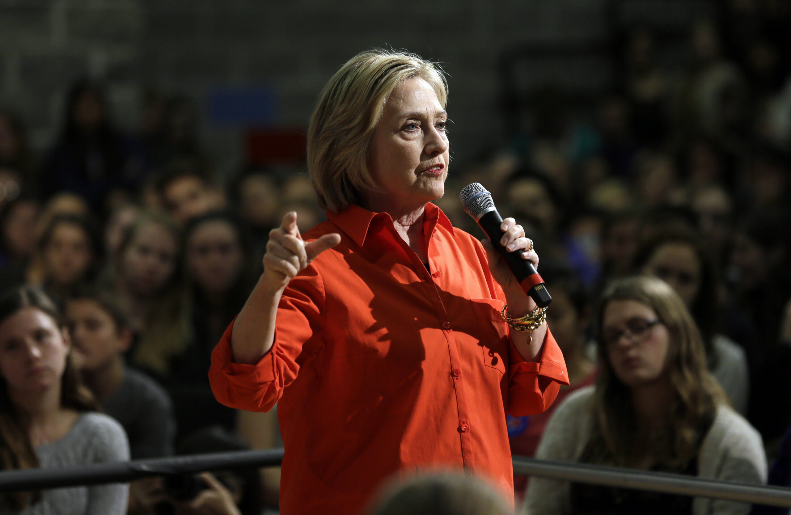 Clinton struggling in deep-blue state