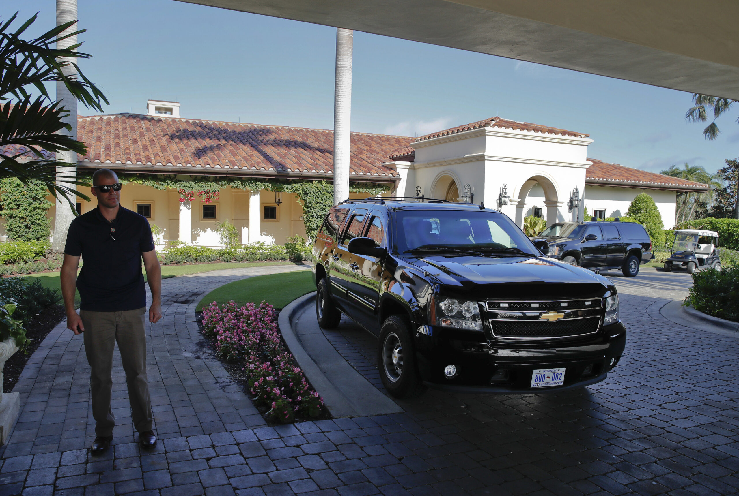 White House press pool driver questioned by Secret Service after gun discovered