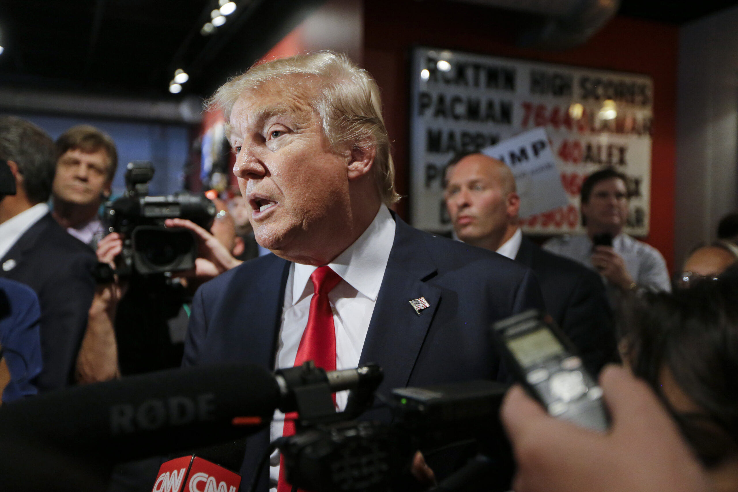 Trump holds closed-door meeting with Hispanic leader