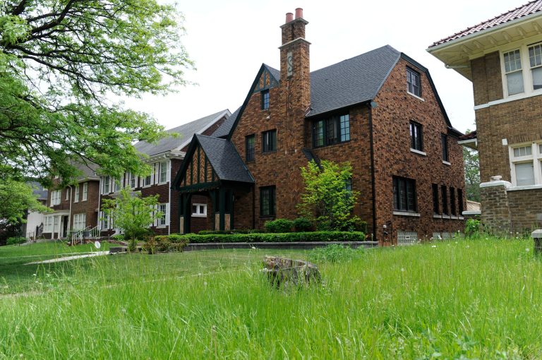 This Tuesday, May 27, 2014 photo shows a house at West Boston in Detroit.  Detroit spent as much as $537,000 per home renovating 30 houses starting in 2011 under a federal program to fight blight before selling most for less than $100,000 each, according to the Detroit News investigation published on Thursday.   (AP Photo/Detroit News, David Coates)