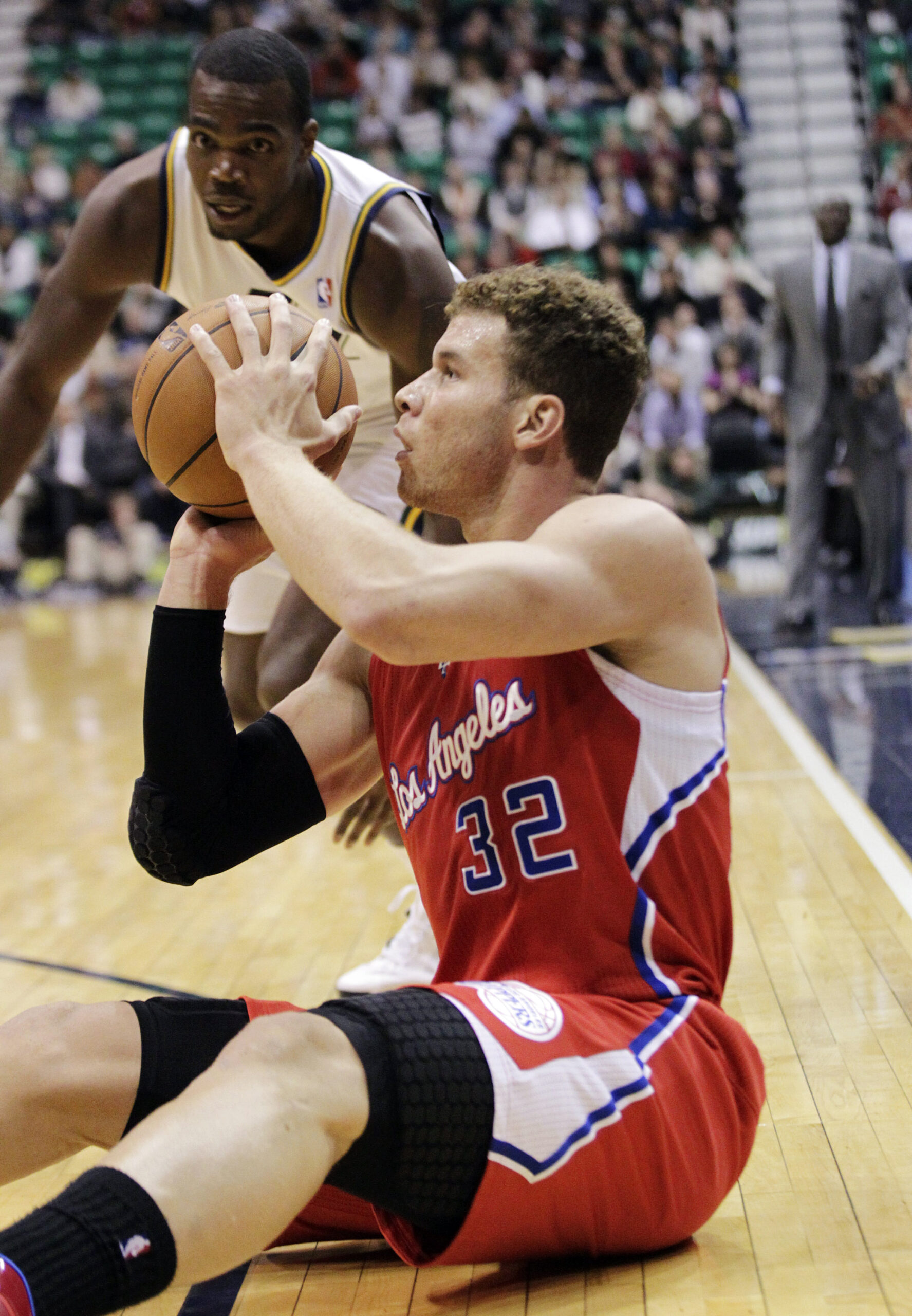Griffin scores 30, Clippers beat Jazz 105-104