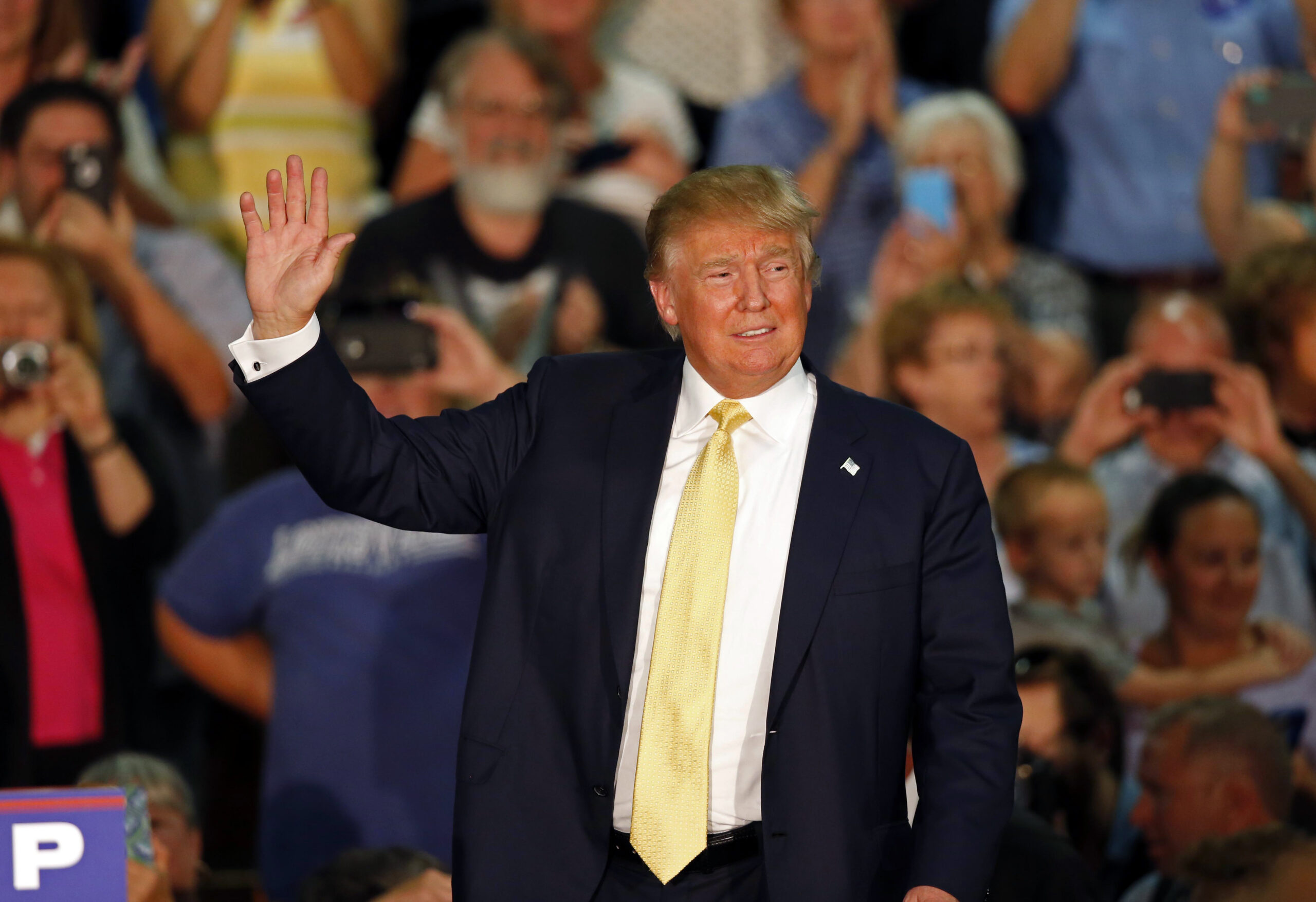Trump defends not addressing Obama Muslim remarks