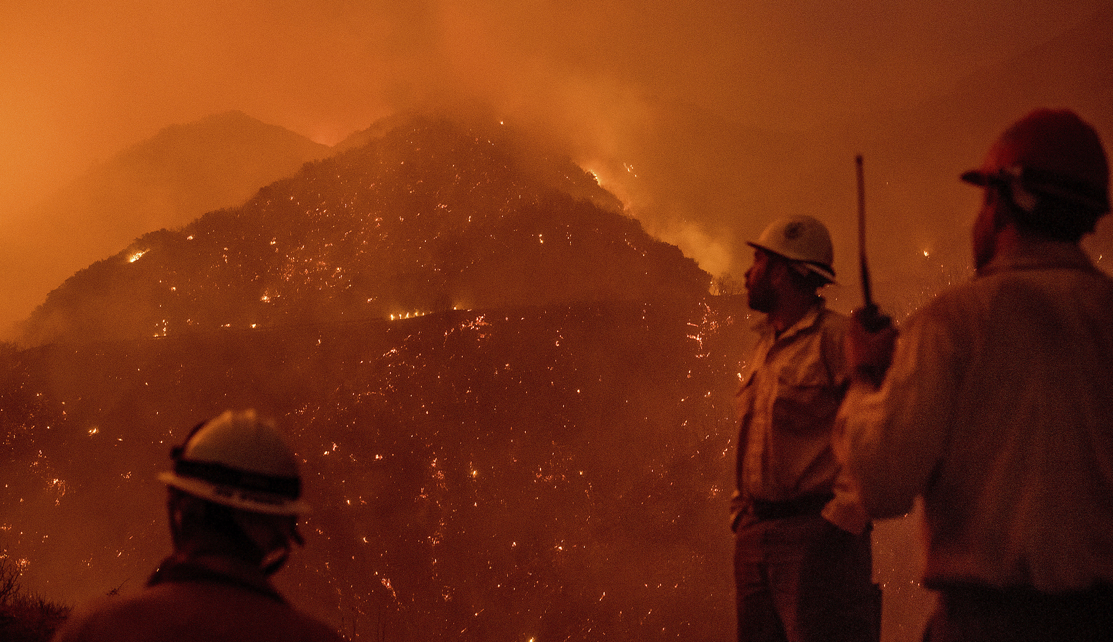 Fighterfighter killed while battling California wildfire